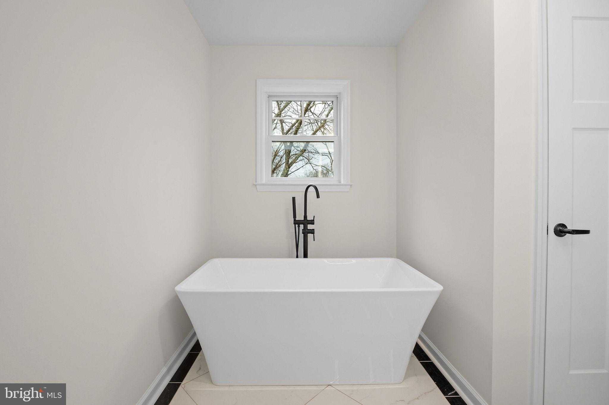 104 E Haven Ct photo 30