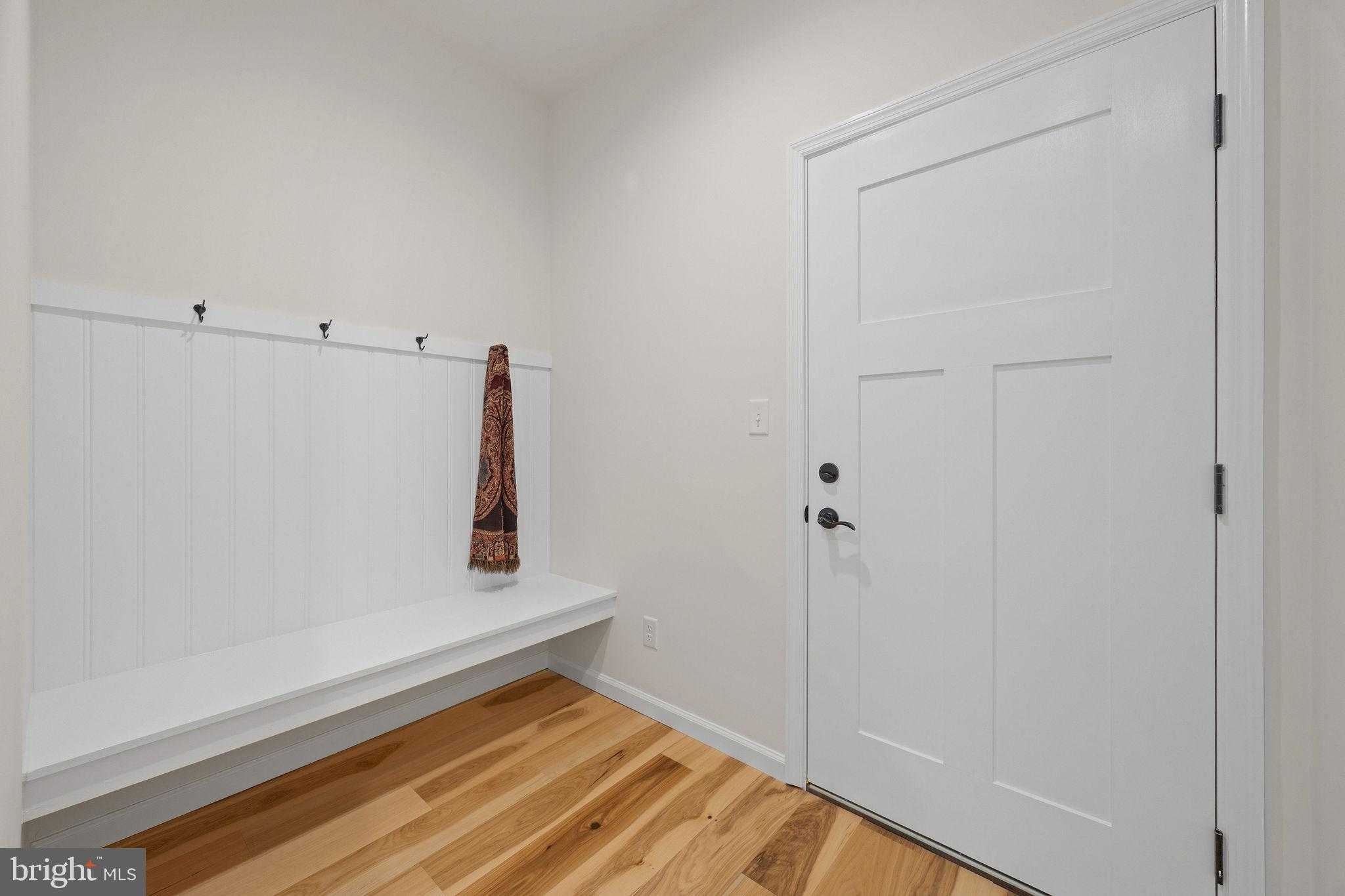 104 E Haven Ct photo 35