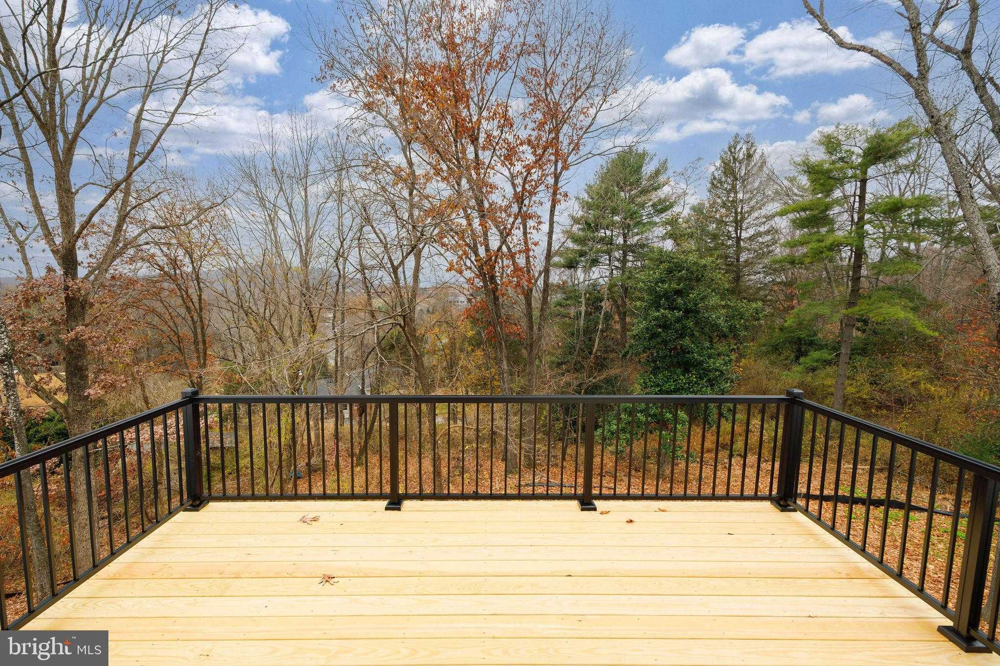 104 E Haven Ct photo 45