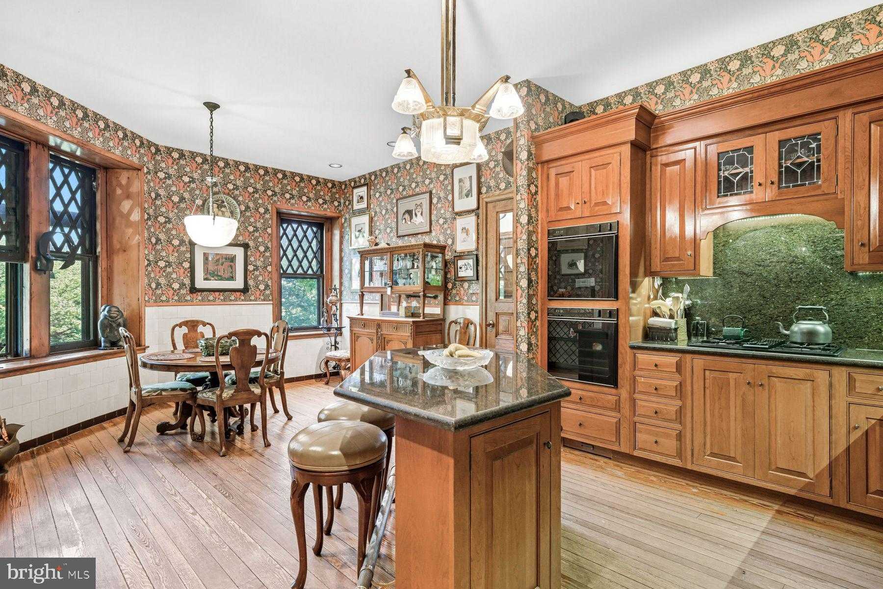 548 S Bryn Mawr Ave photo 29