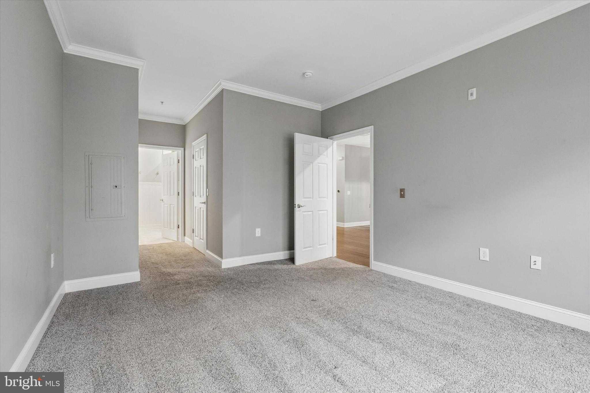 300 W Elm St Ste 2134 photo 8