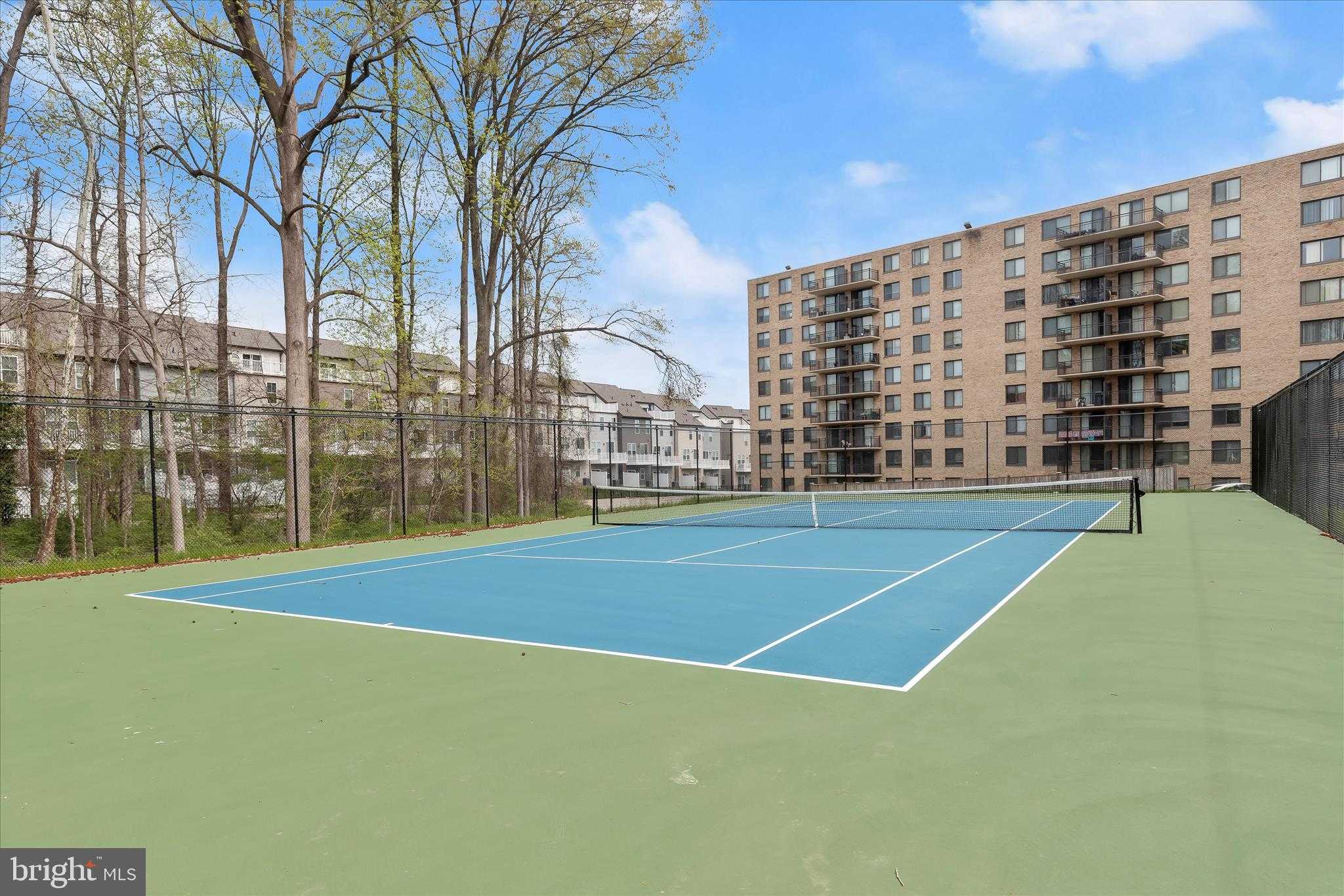 3450 Toledo Ter Apt 727 photo 26