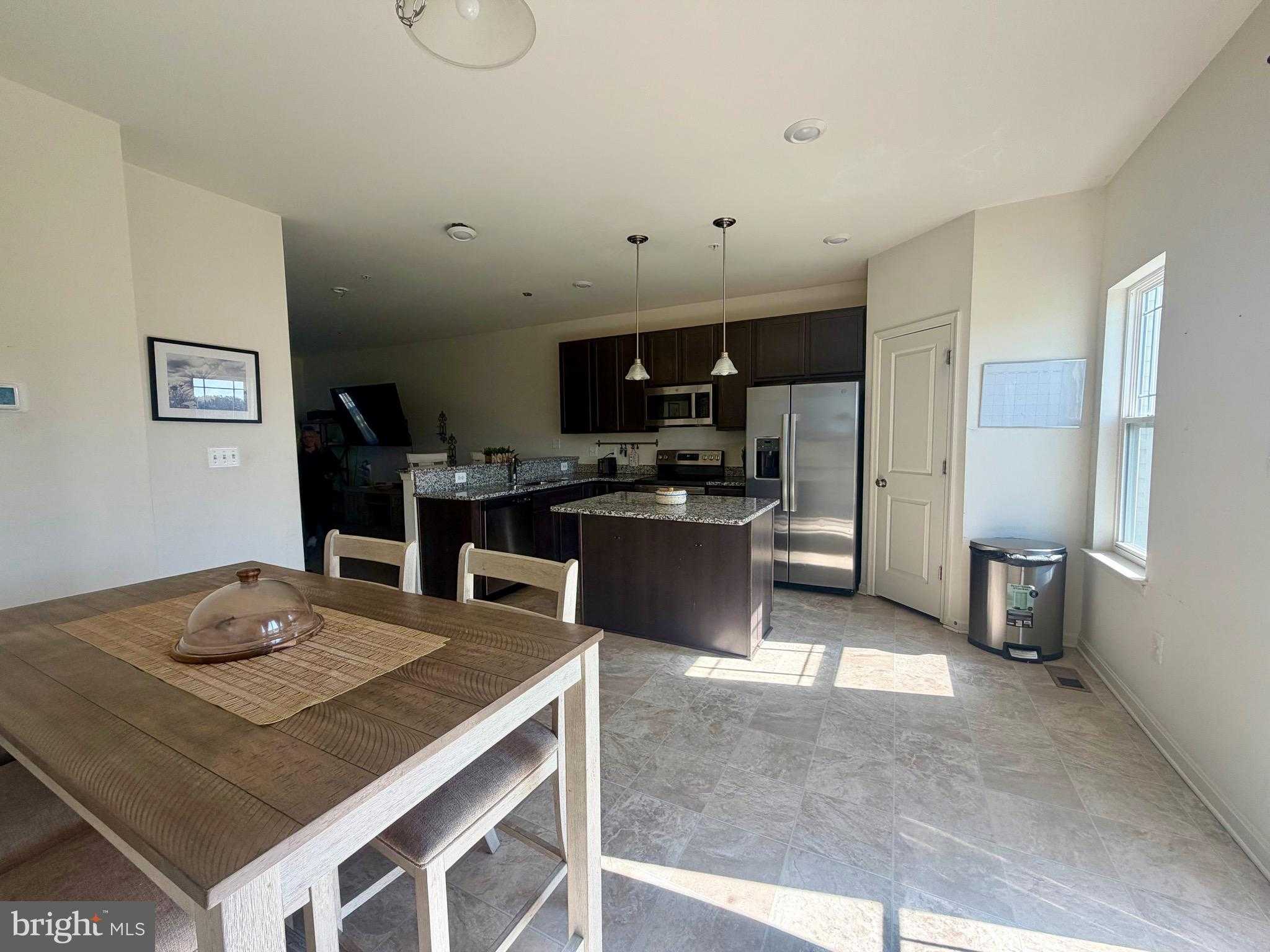 2520 Boeing Way photo 3