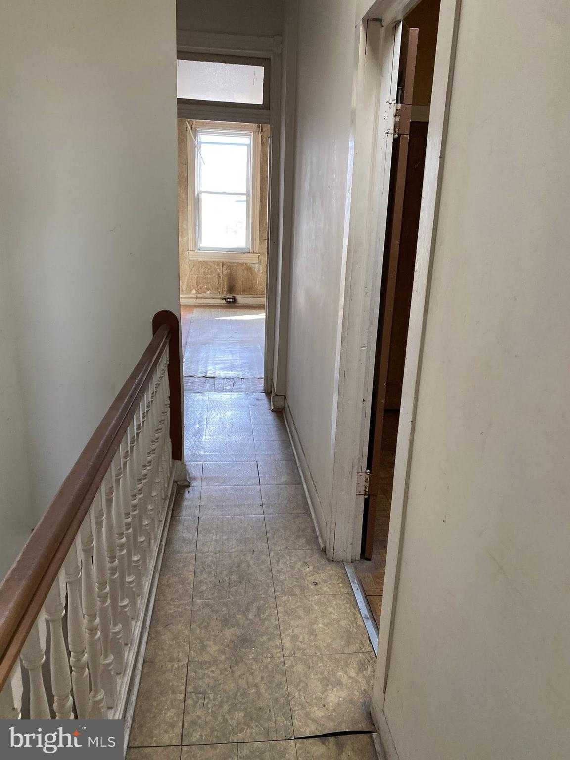 2138 Penrose Ave photo 9