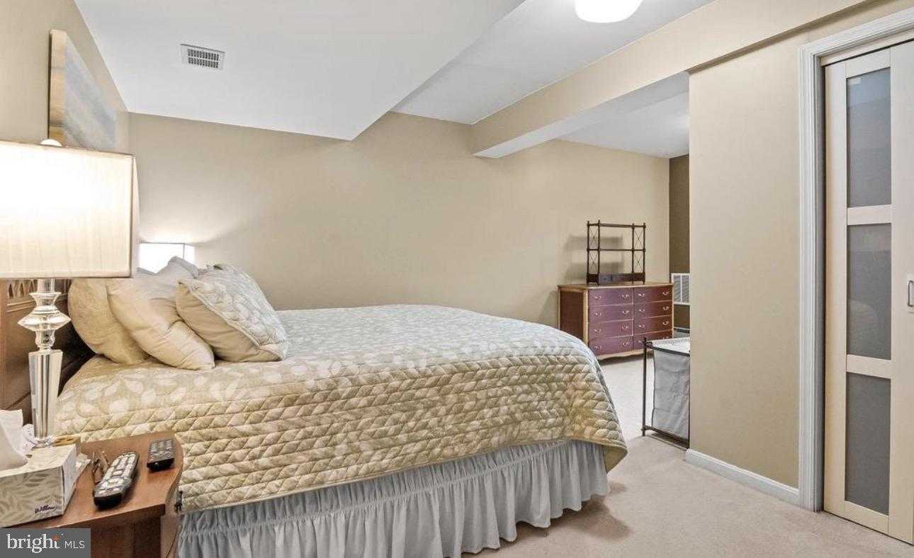 911 Chesney Ln photo 33