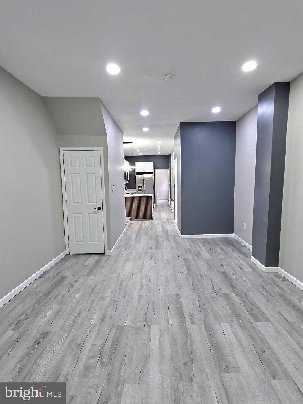 845 Muhlenberg St photo 4