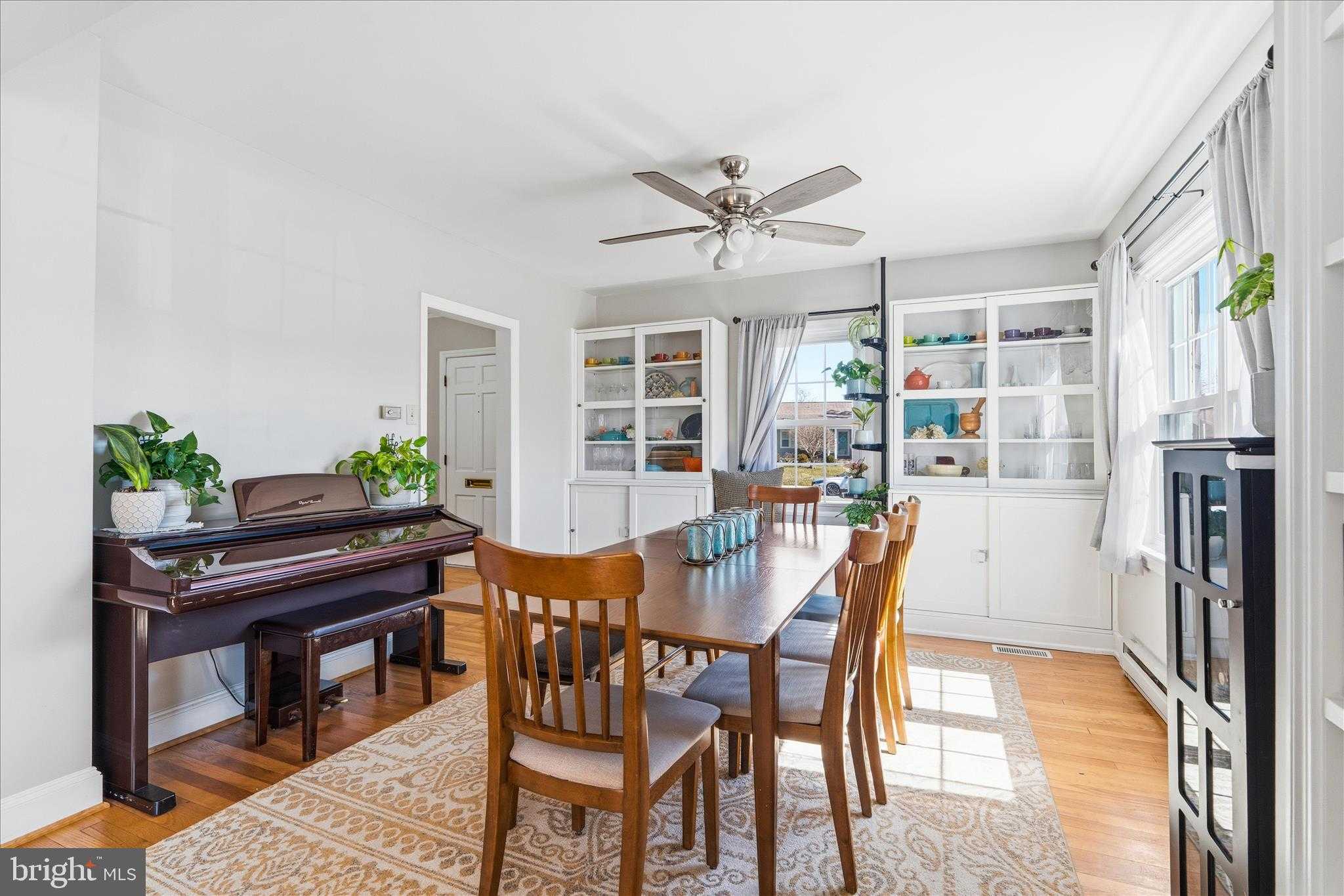 329 E Irvin Ave photo 4