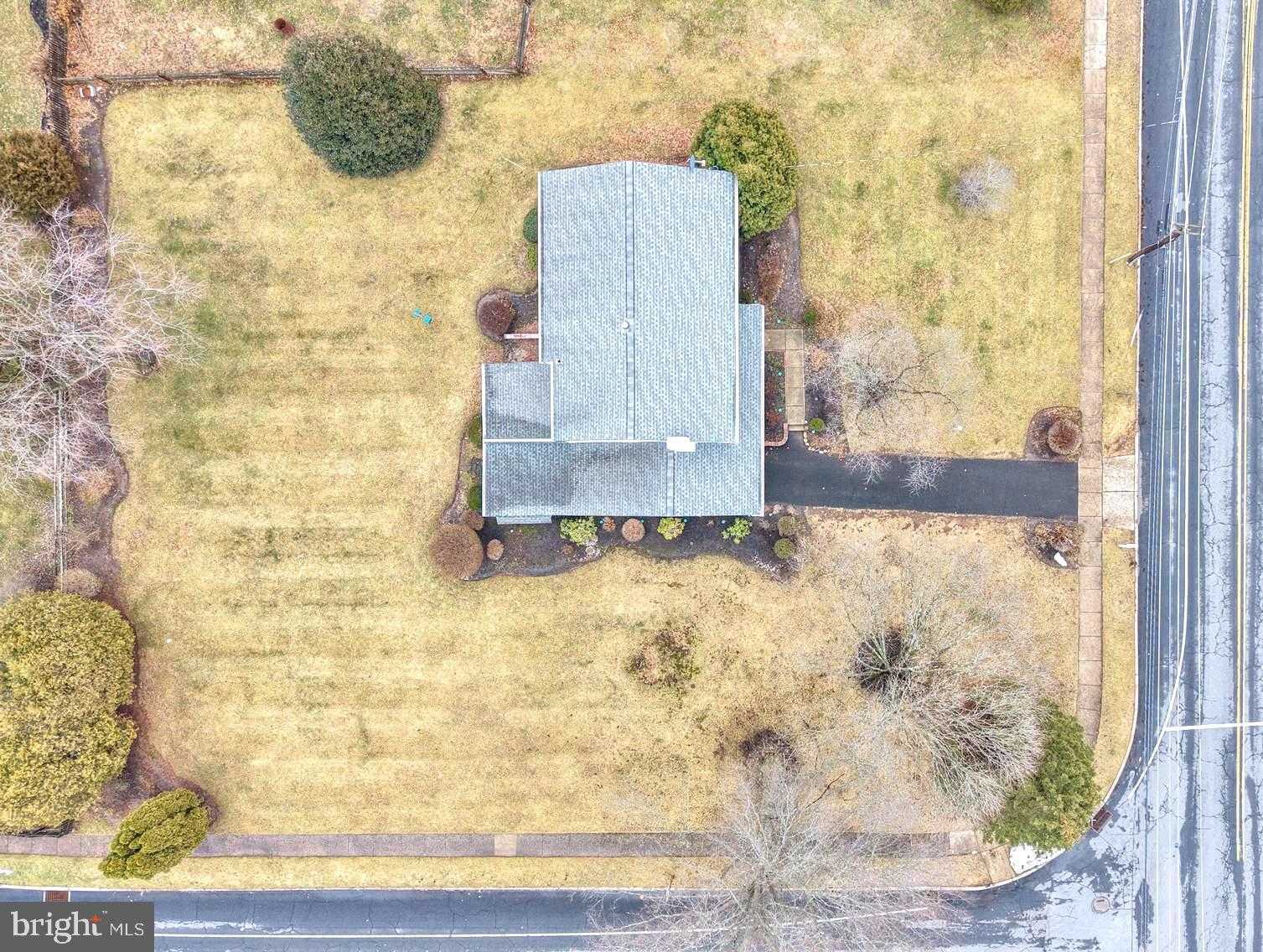 77 Lenape Dr photo 3