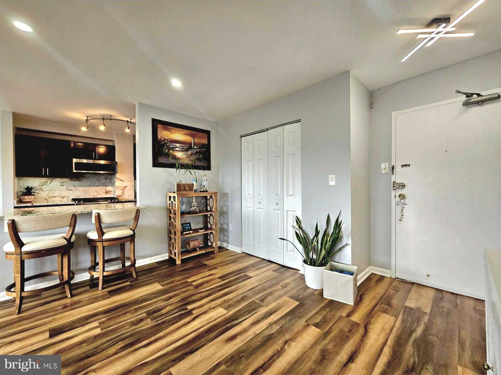 6641 Wakefield Dr Apt 712 photo 5