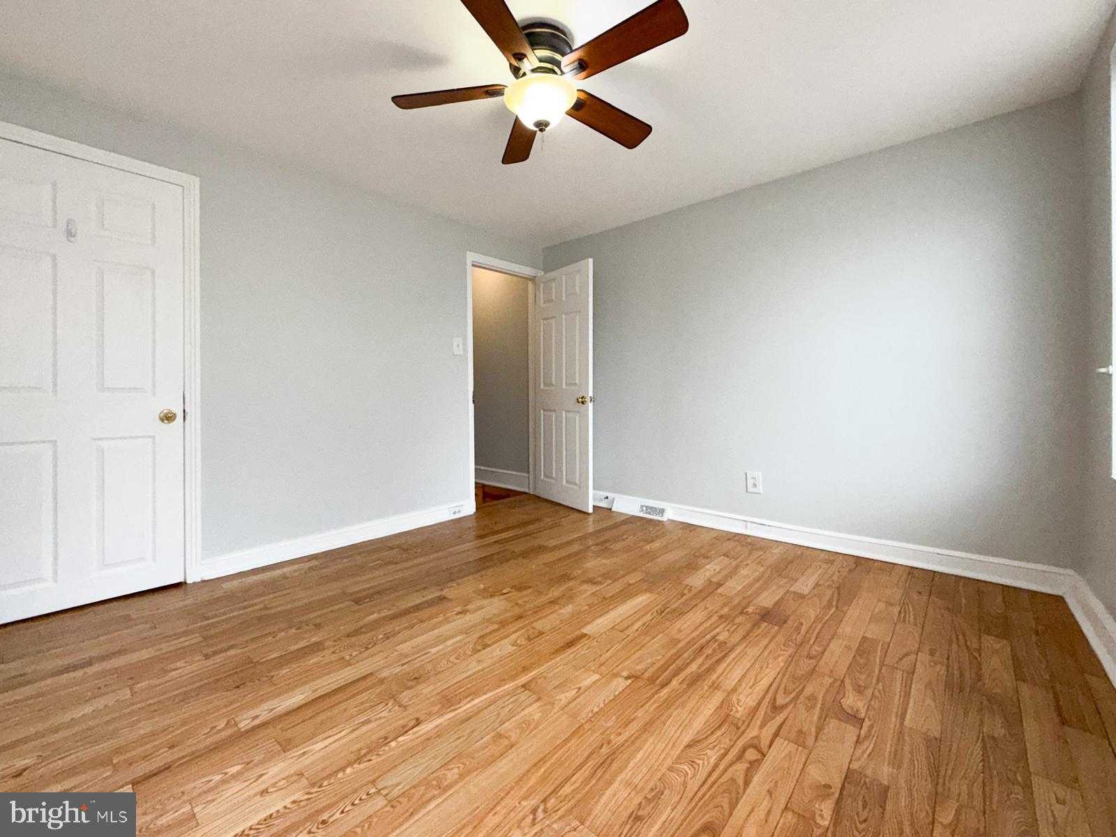 2136 E Tucker St photo 34