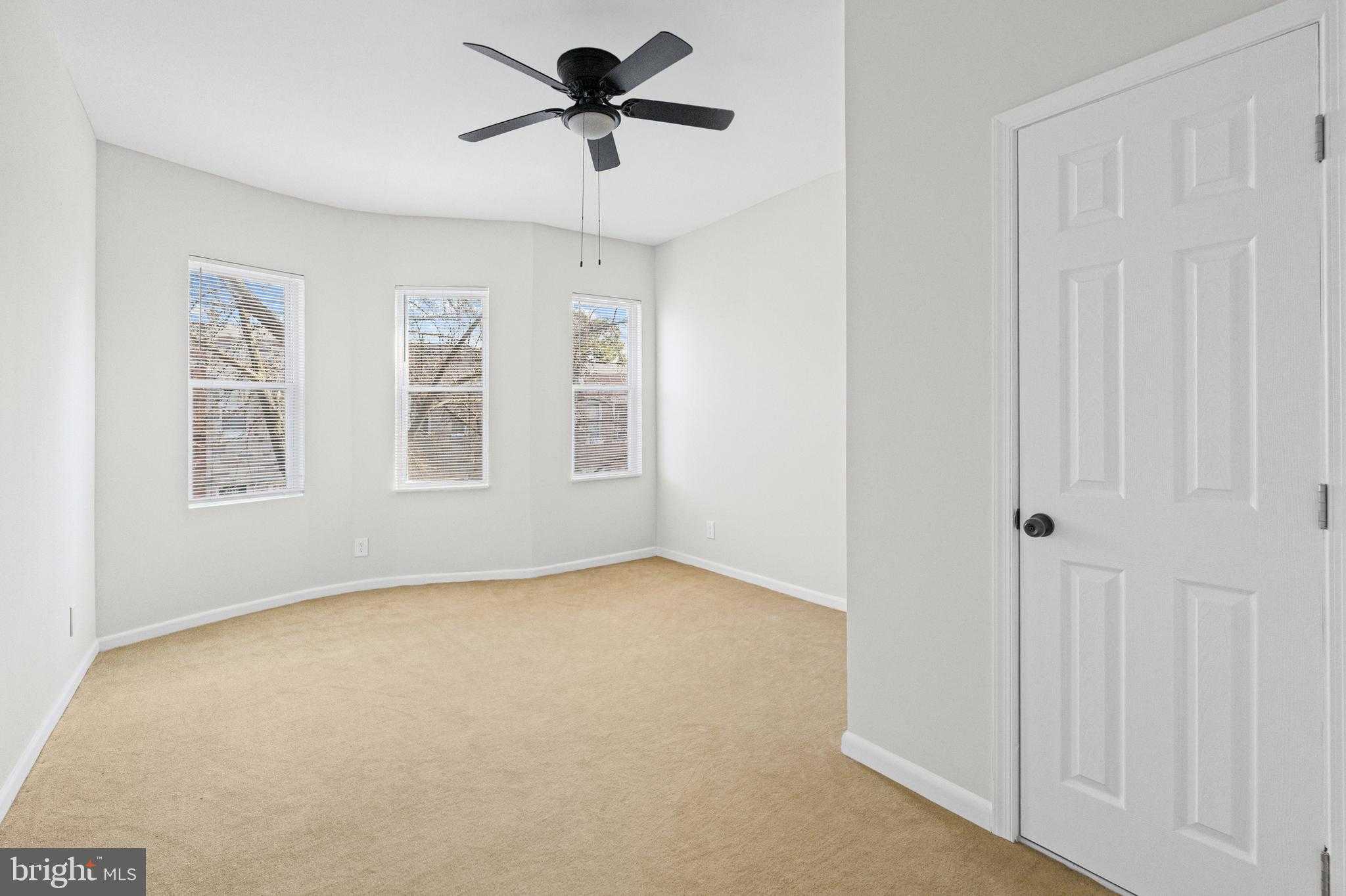 2828 Woodbrook Ave photo 4