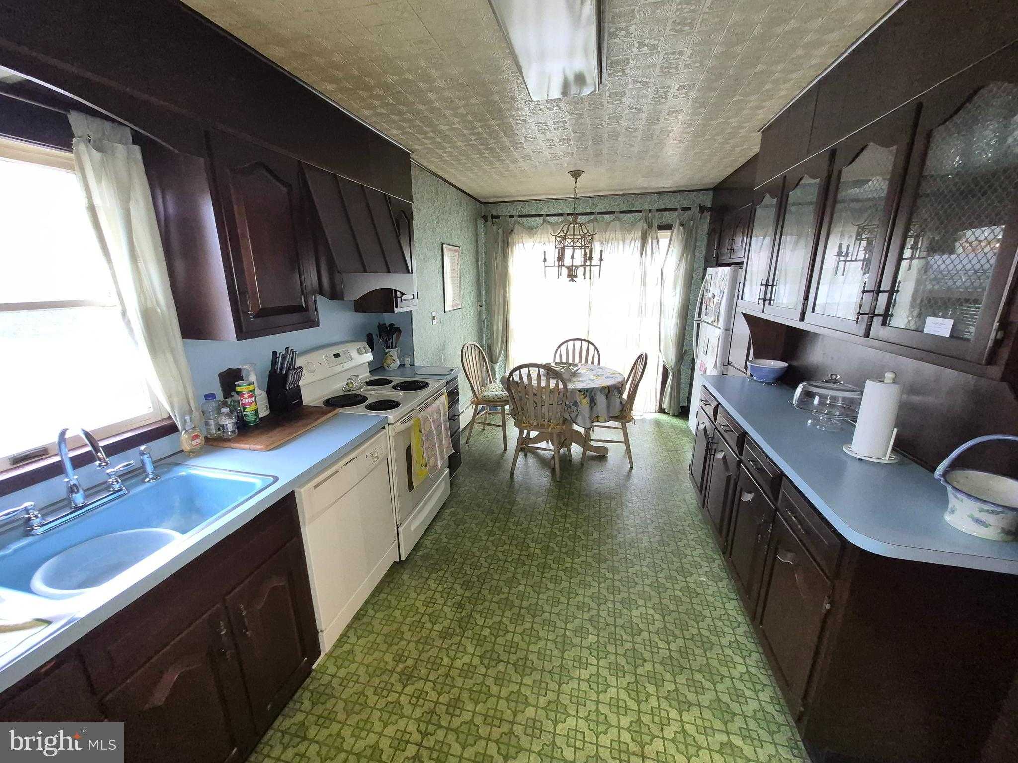 111 Taylor St photo 13