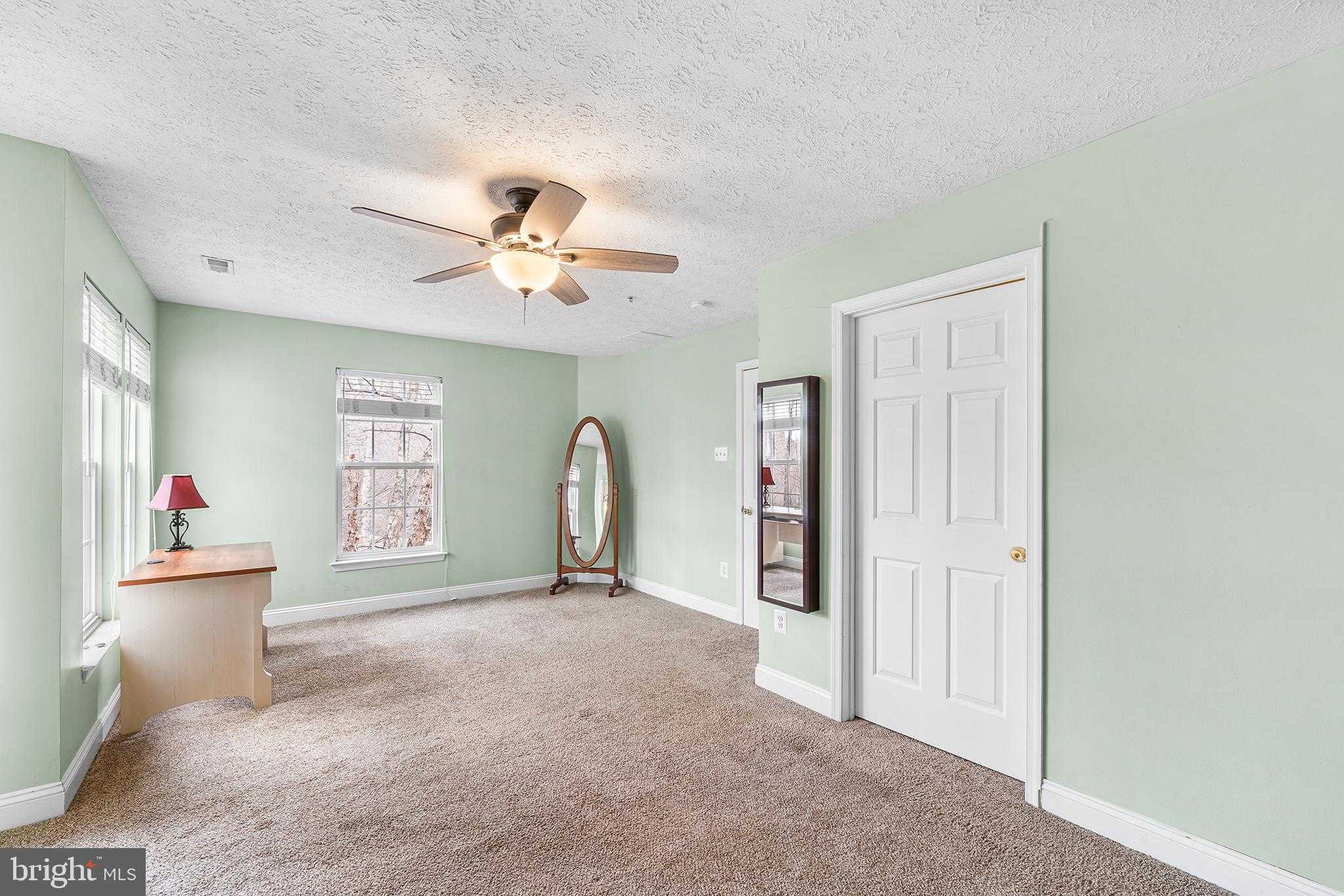 9910 Redwing Dr photo 10