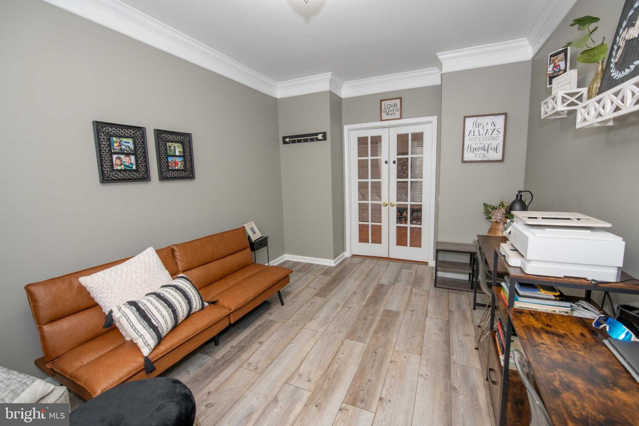 358 E Armstrong Dr photo 20