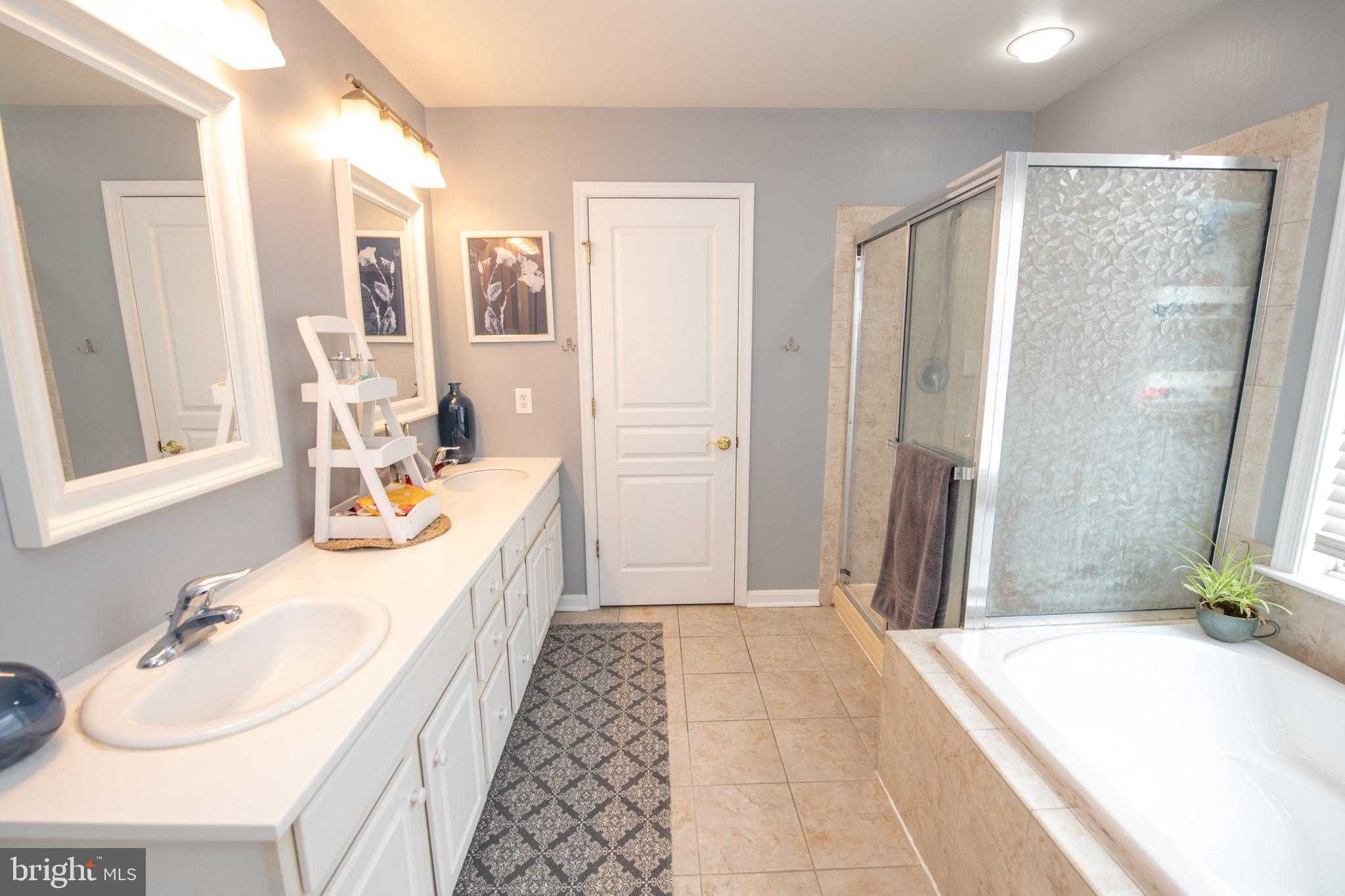 358 E Armstrong Dr photo 23