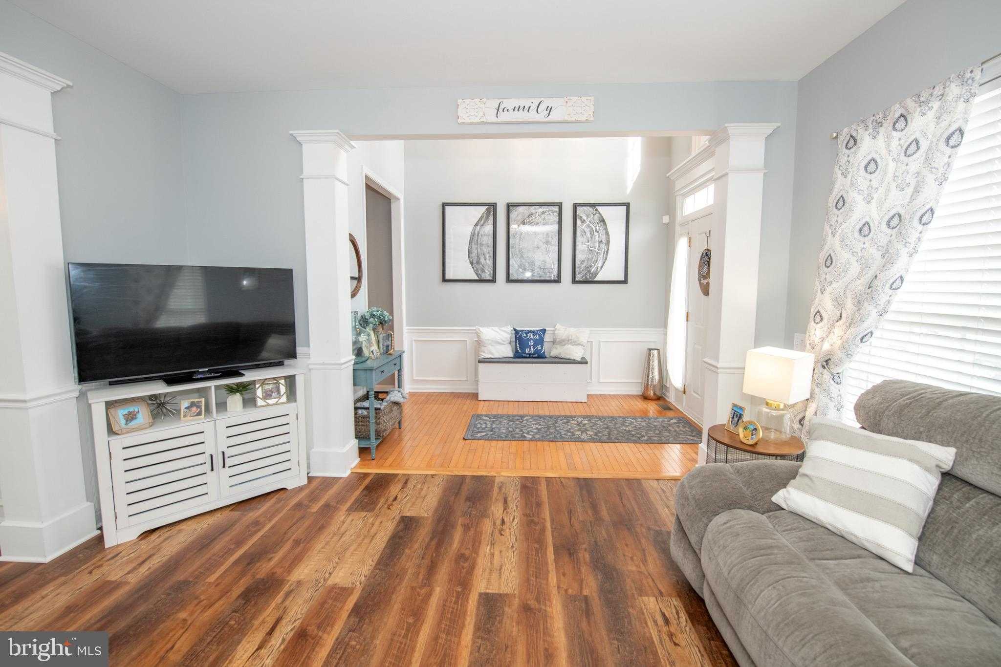 358 E Armstrong Dr photo 7