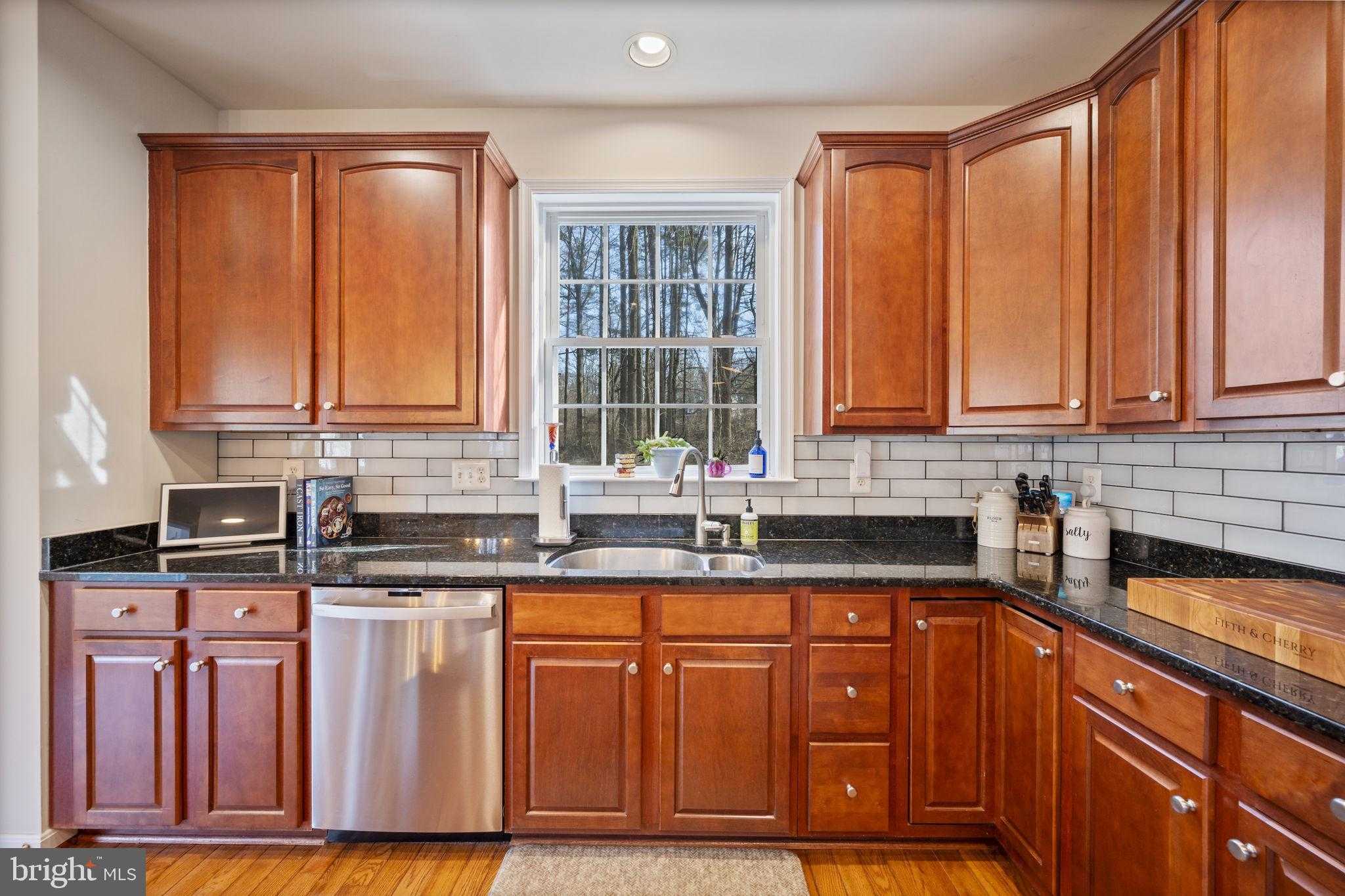 3 Blue Violet CT photo 29