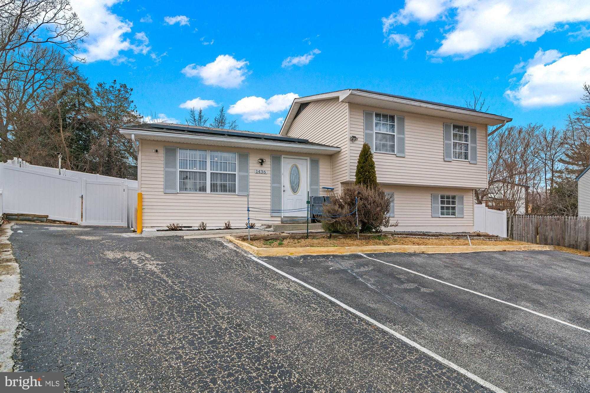 1436 Regent St photo 2