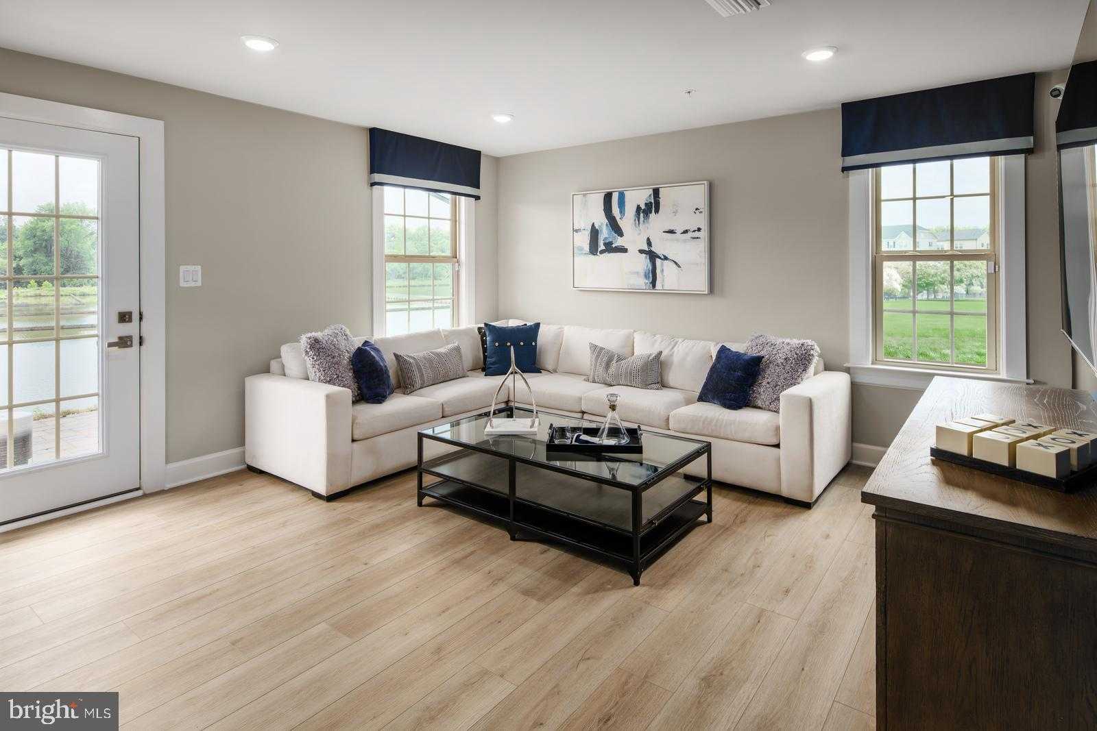 1766 Mill Branch Dr photo 2