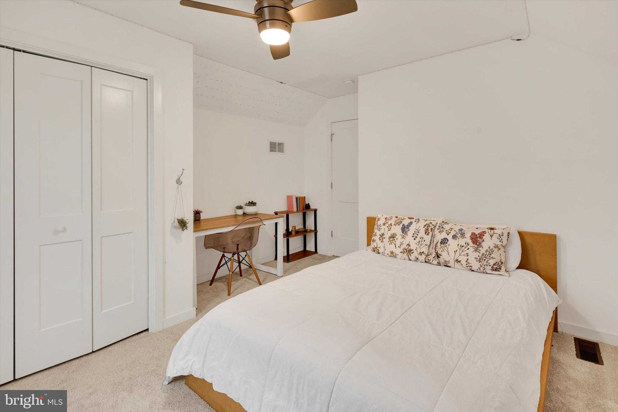 226 Loghes Dr photo 37