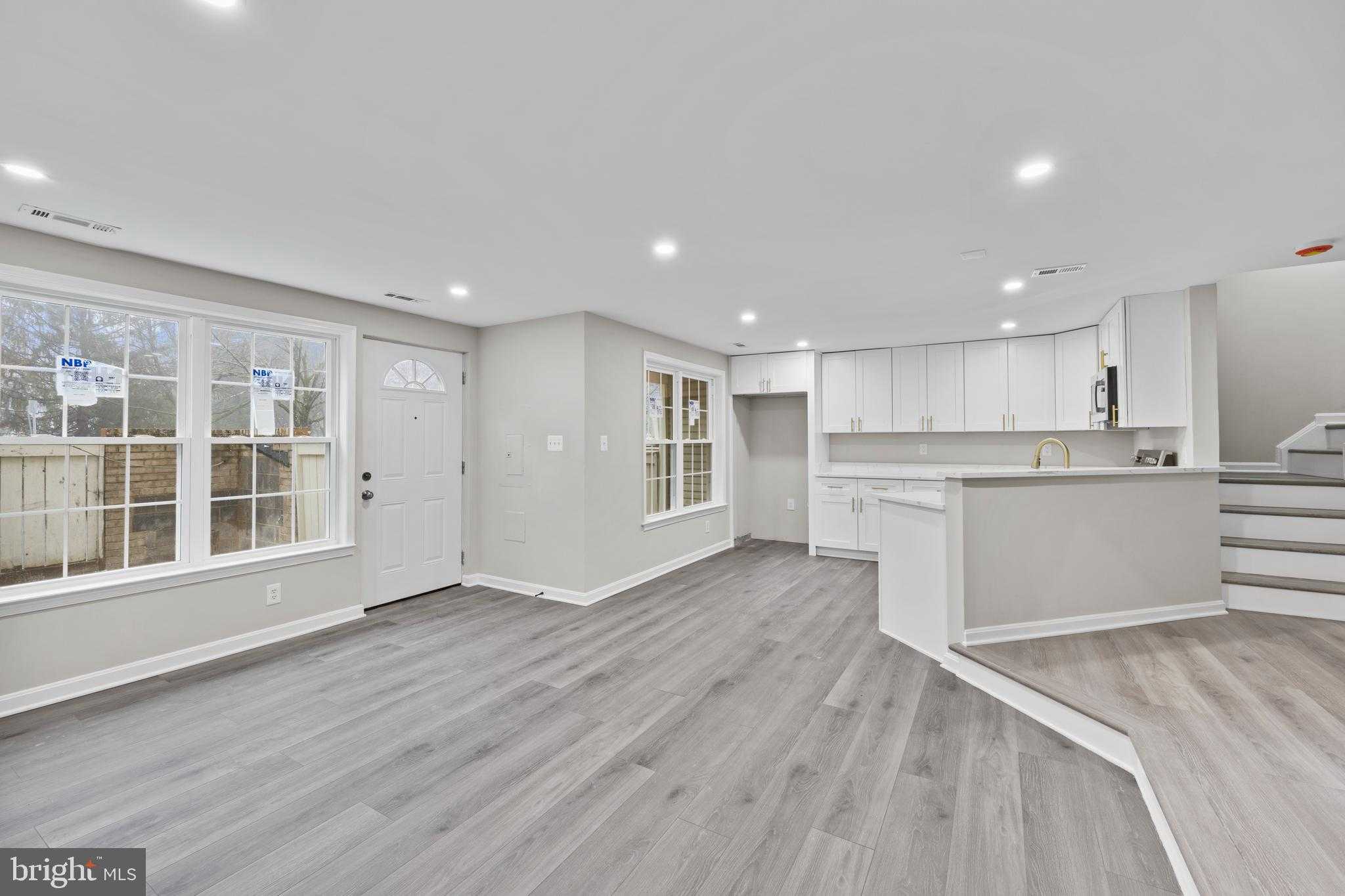 8705 Ferrysburg Way photo 8