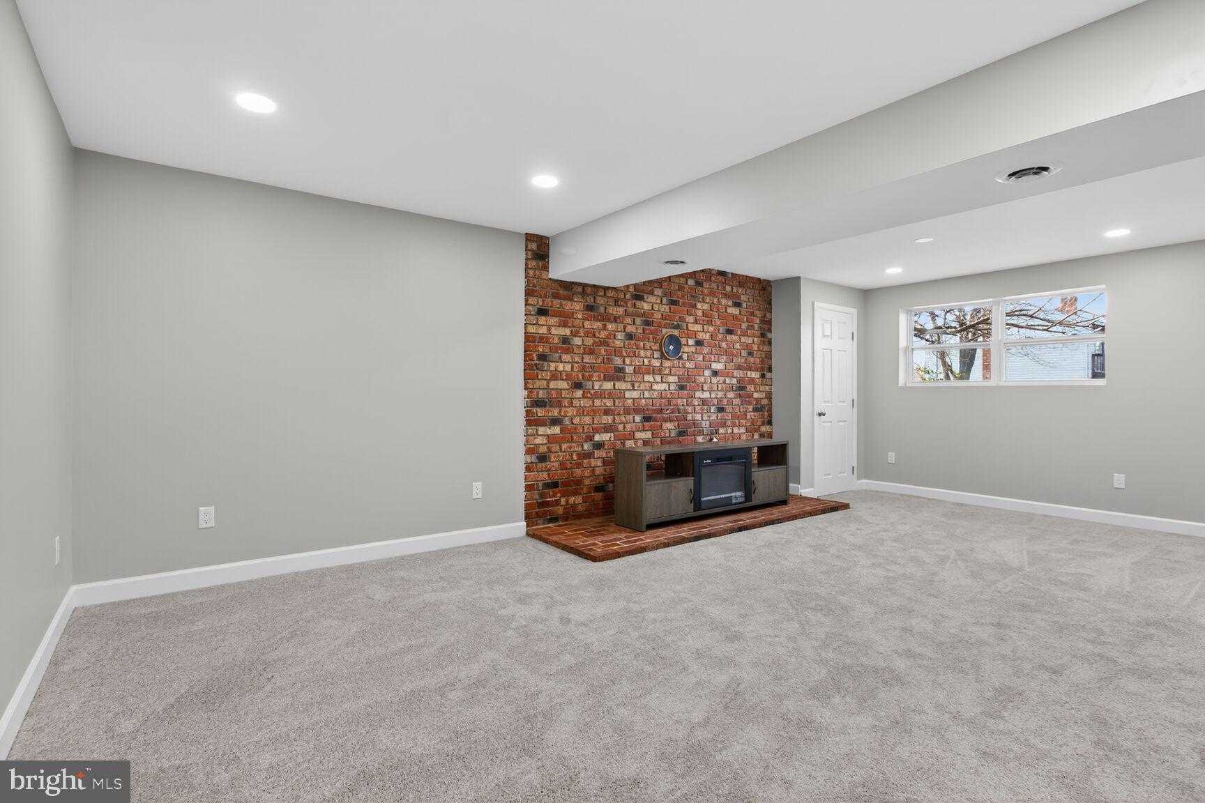 731 Stafford Hill Dr photo 24