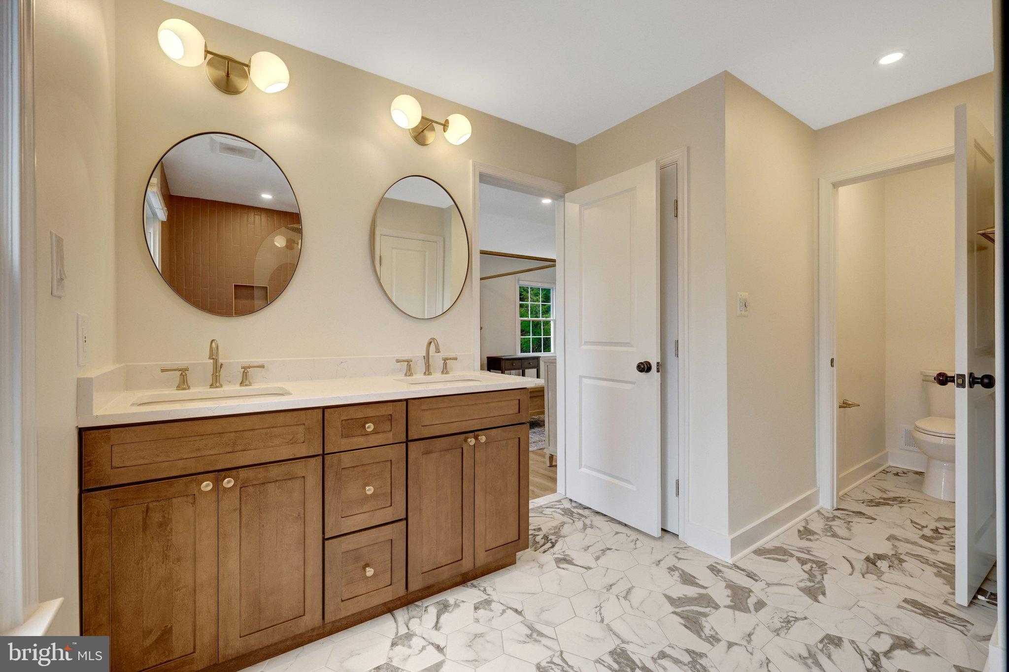 2818 Center Ridge Dr photo 31