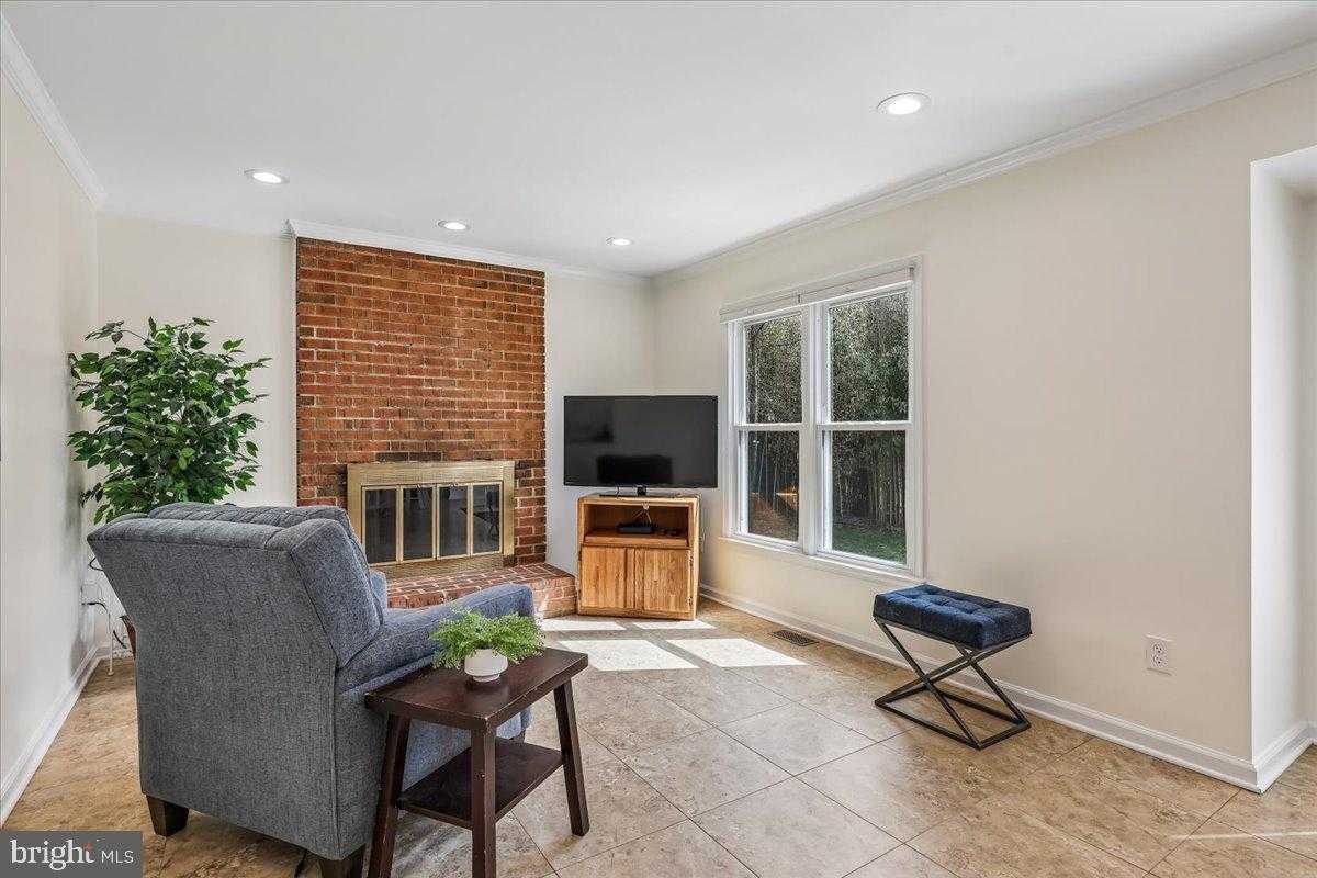 4743 Shadow Woods CT photo 9