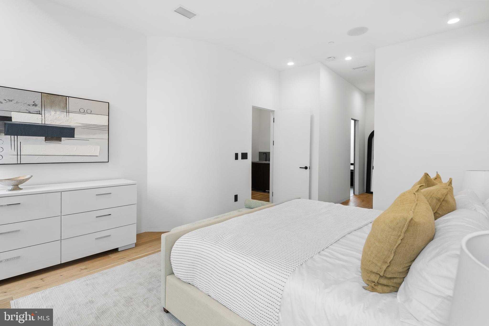 1430 Kenilworth St photo 8