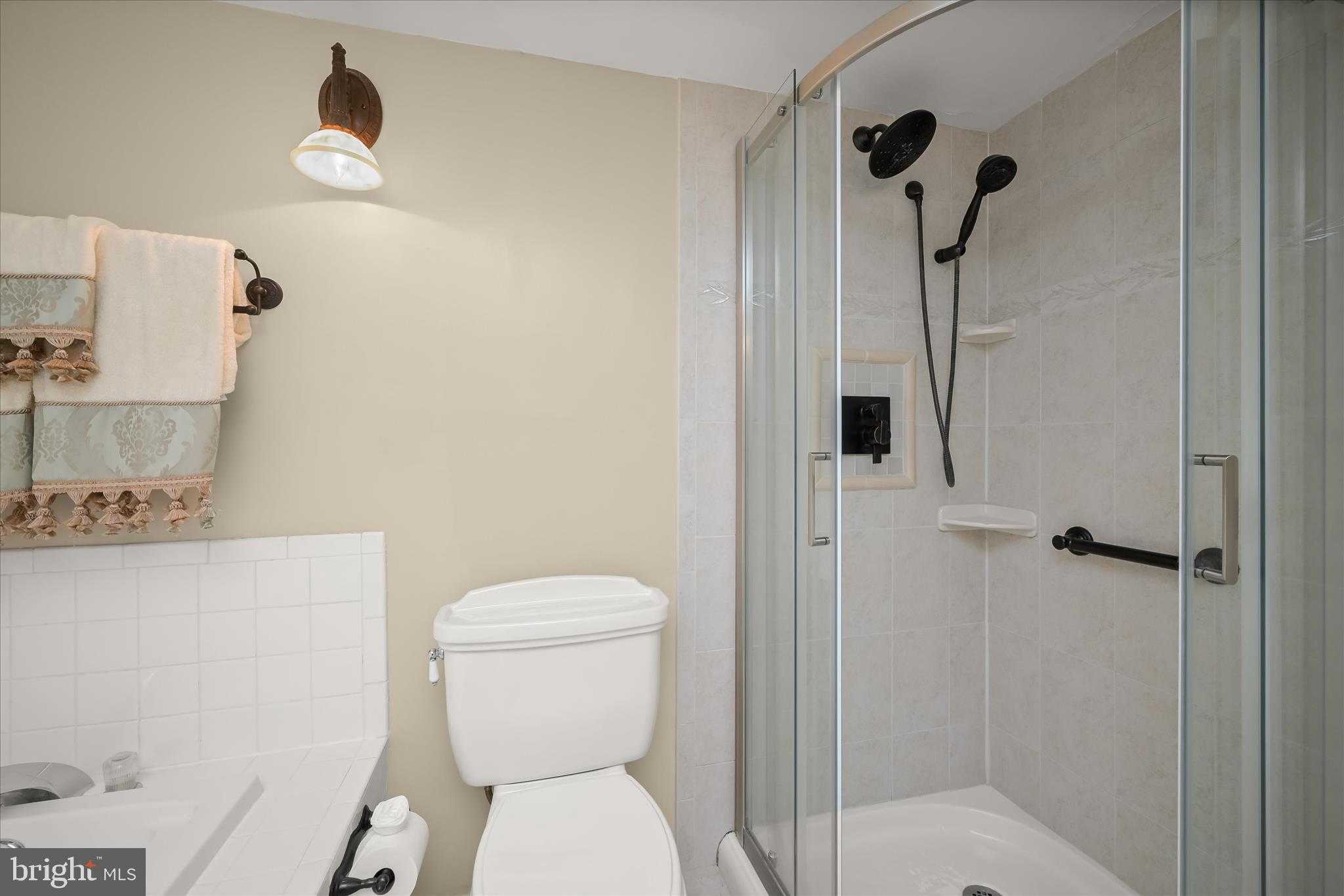 5450 Whitley Park Ter Apt 507 photo 33