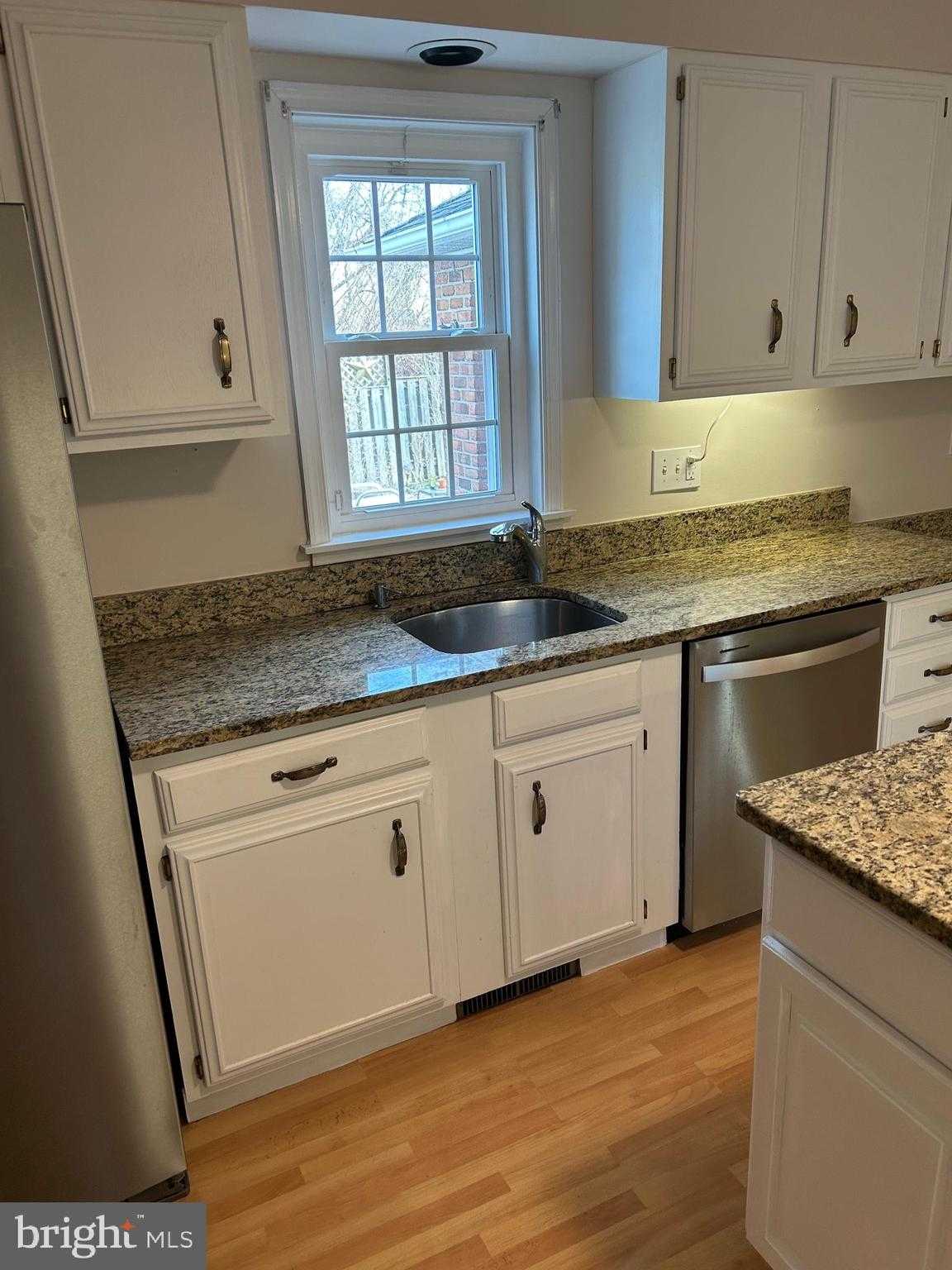 9221 Greenhouse Cir photo 25