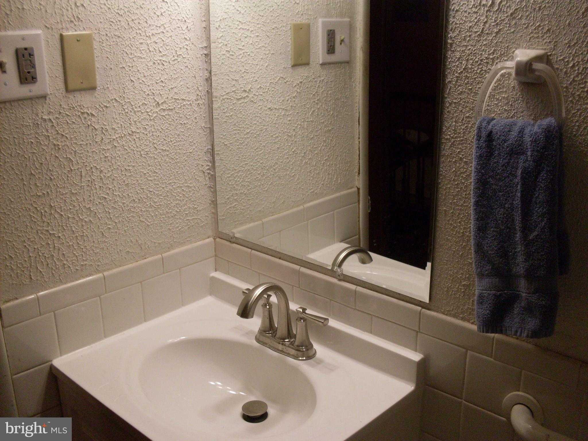 6408 Waterloo Rd photo 18