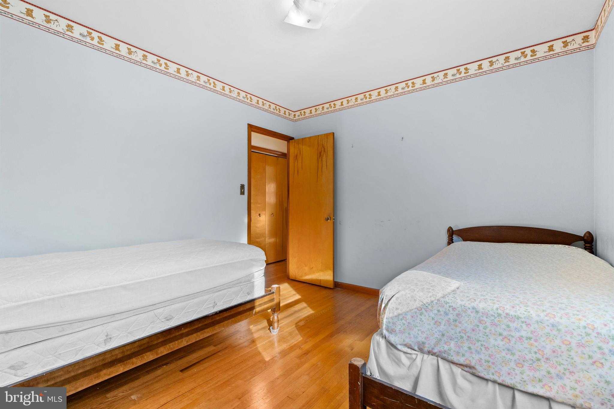 1443 Wanda Ln photo 18