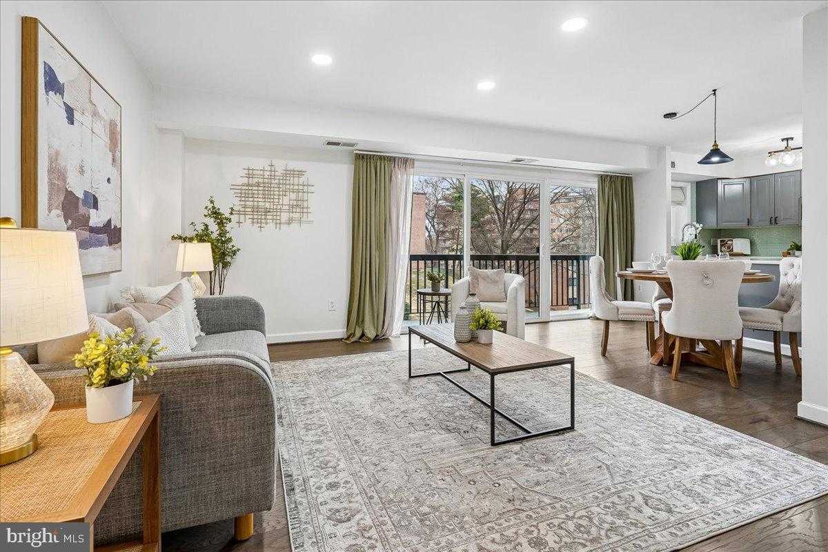 3220 S 28th St Apt 202