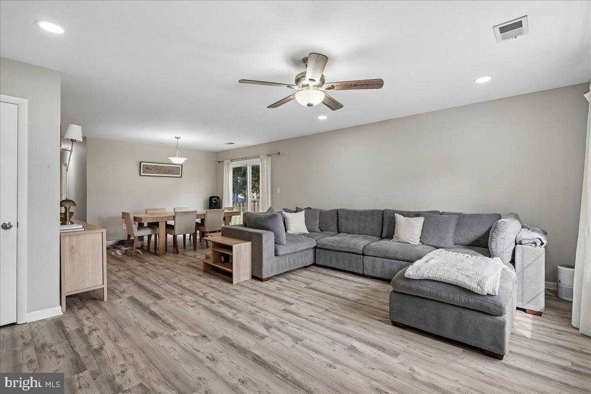 591 Plain Rd photo 3