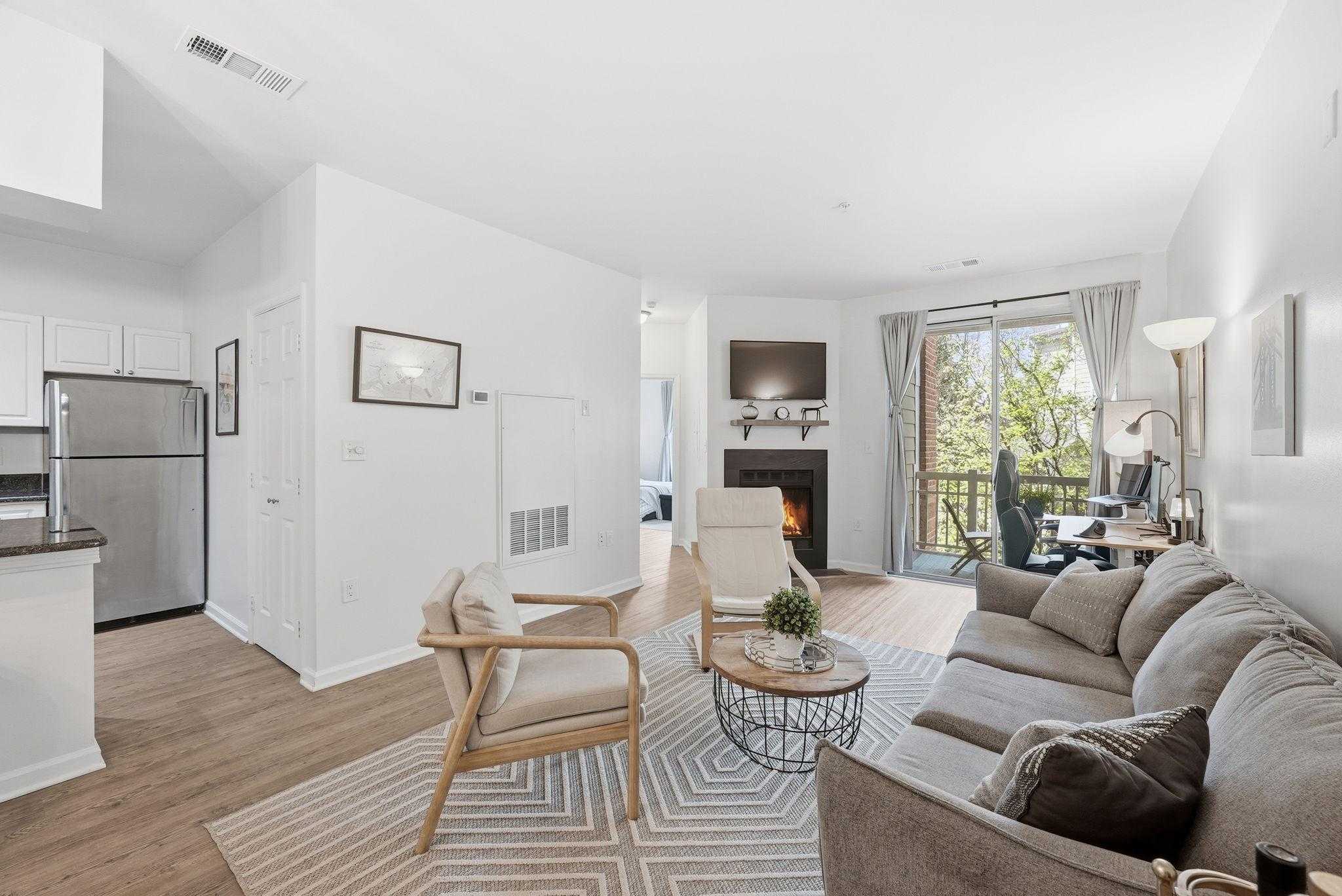 12903 Alton Sq Apt 202 photo 9