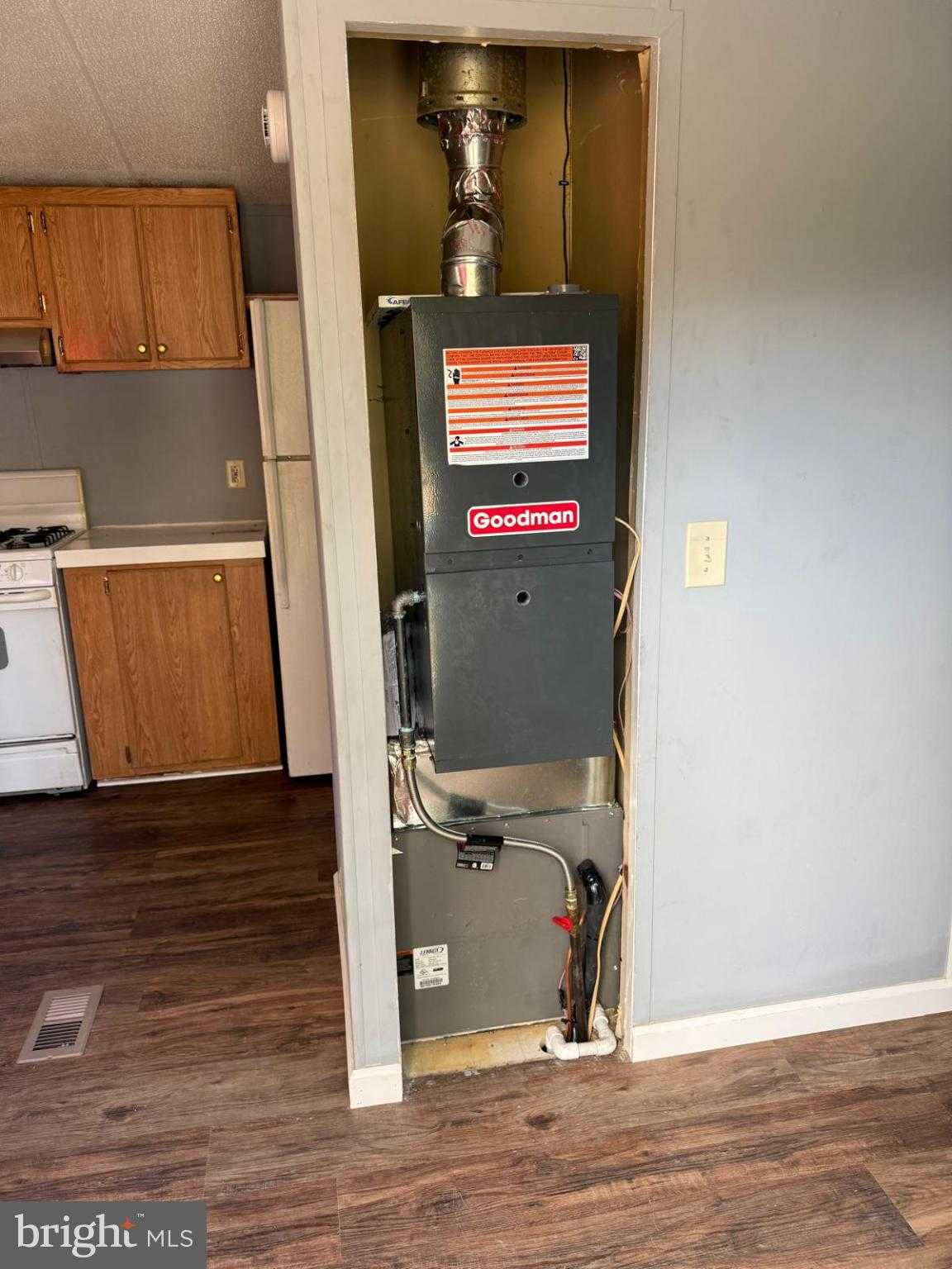 12 Cardinal Ln photo 13