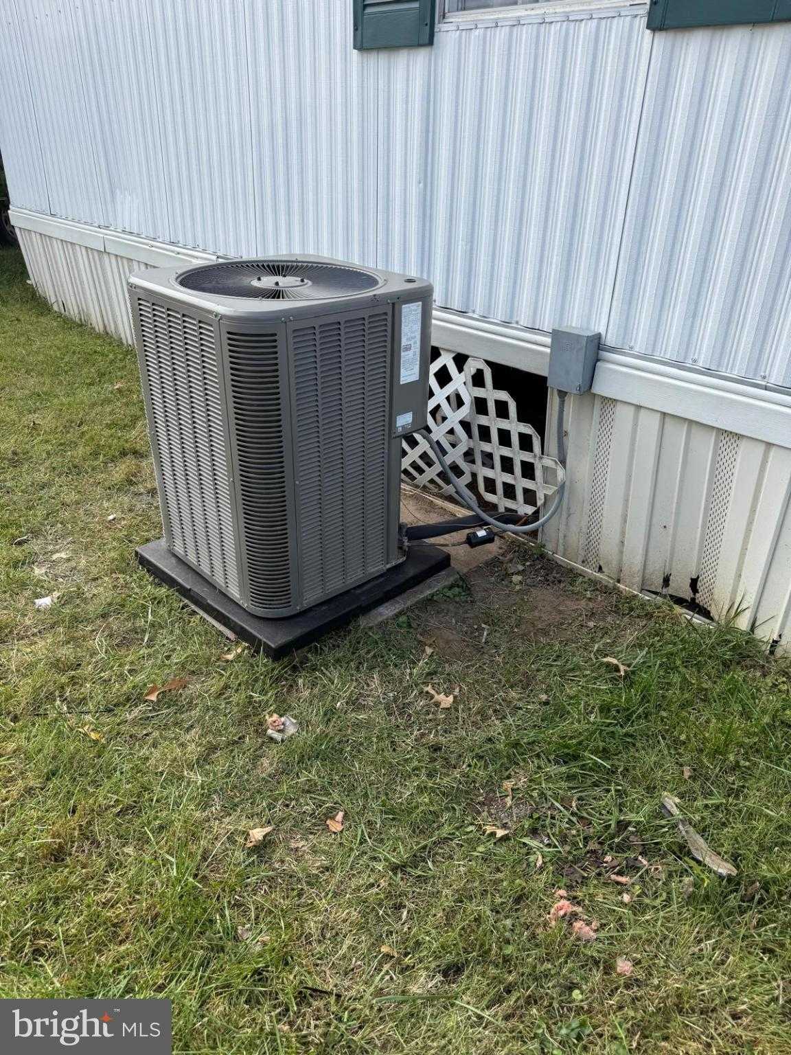 12 Cardinal Ln photo 14