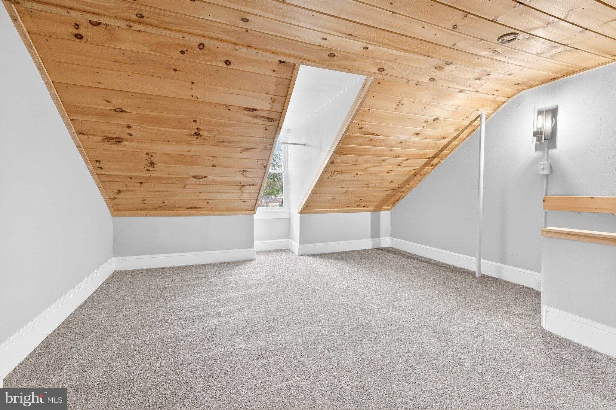 345 Beaver St photo 35