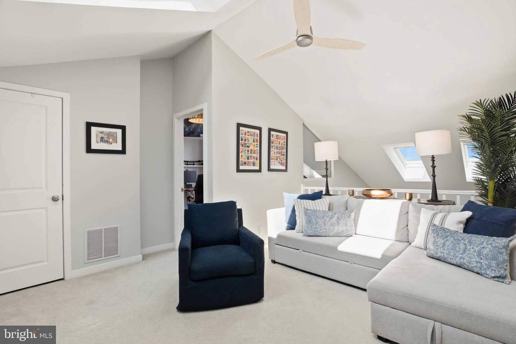 2114 Chesapeake Harbour Dr Apt 202 photo 24