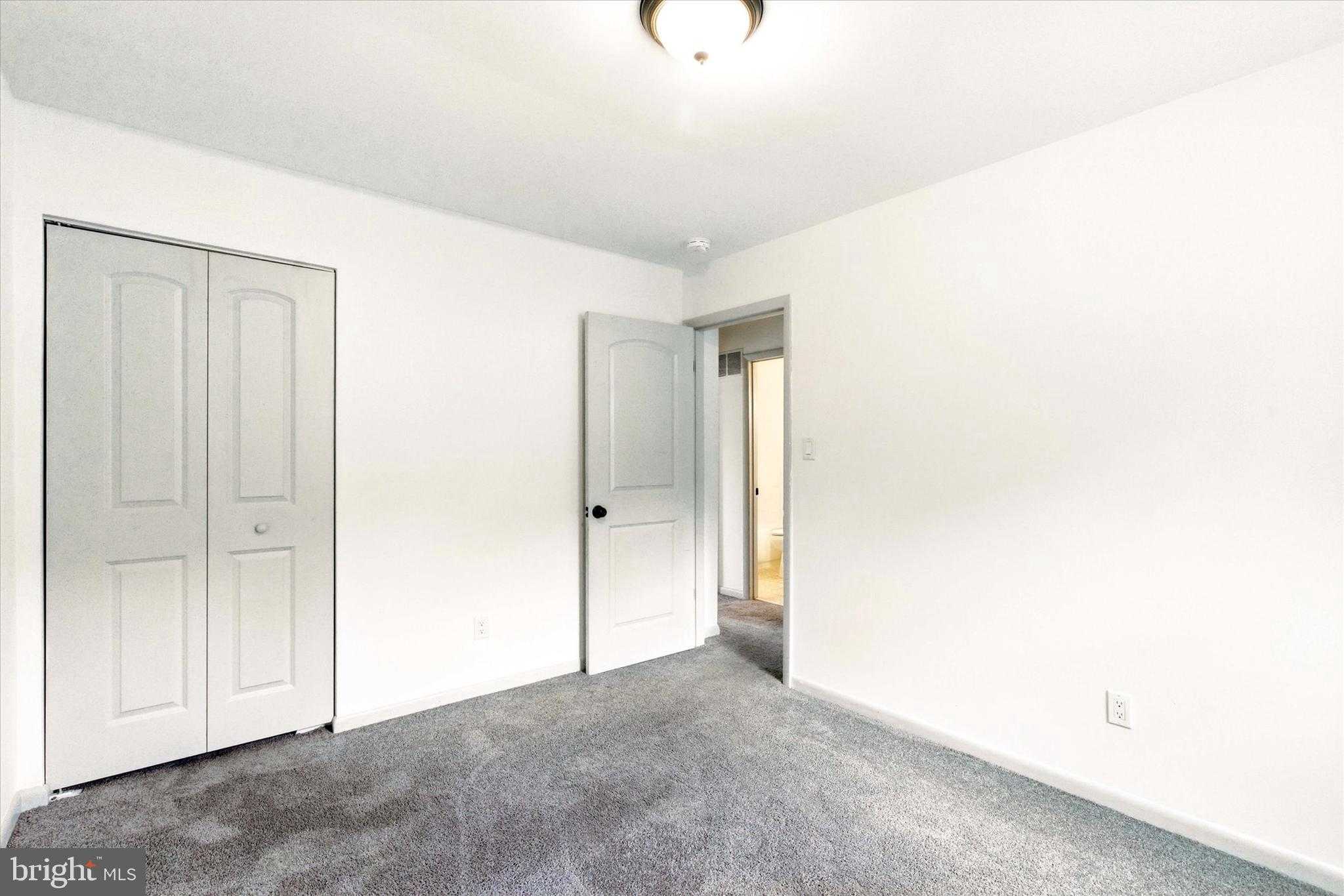 754 Custis St photo 13