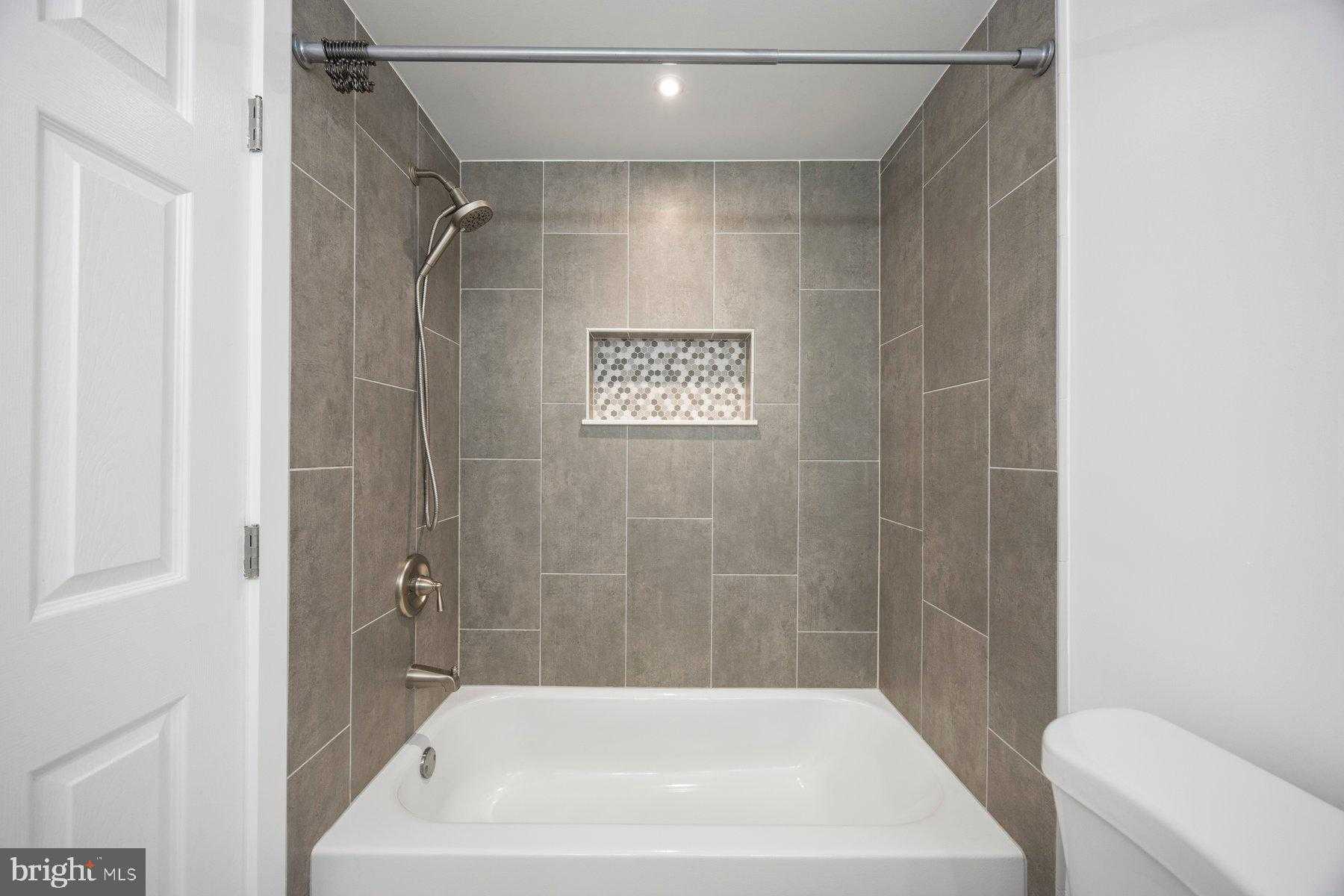 451 W 24th St photo 24