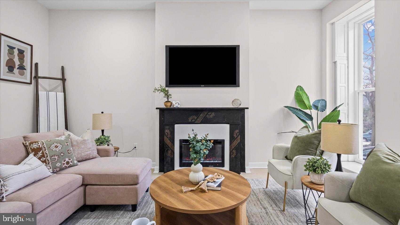 1612 E Biddle St photo 7