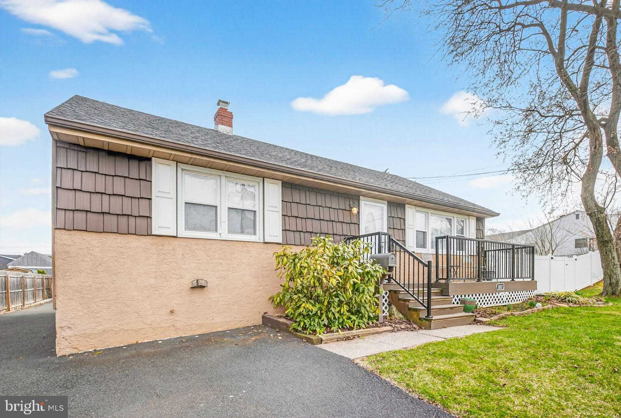 1017 Garfield Ave photo 2