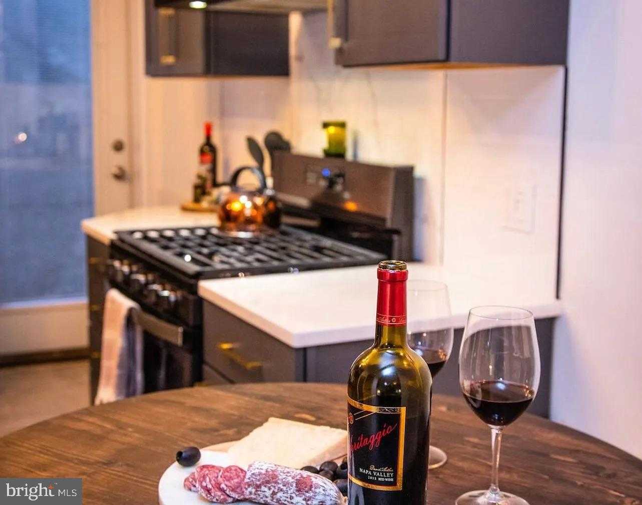 913 S Darien St photo 5