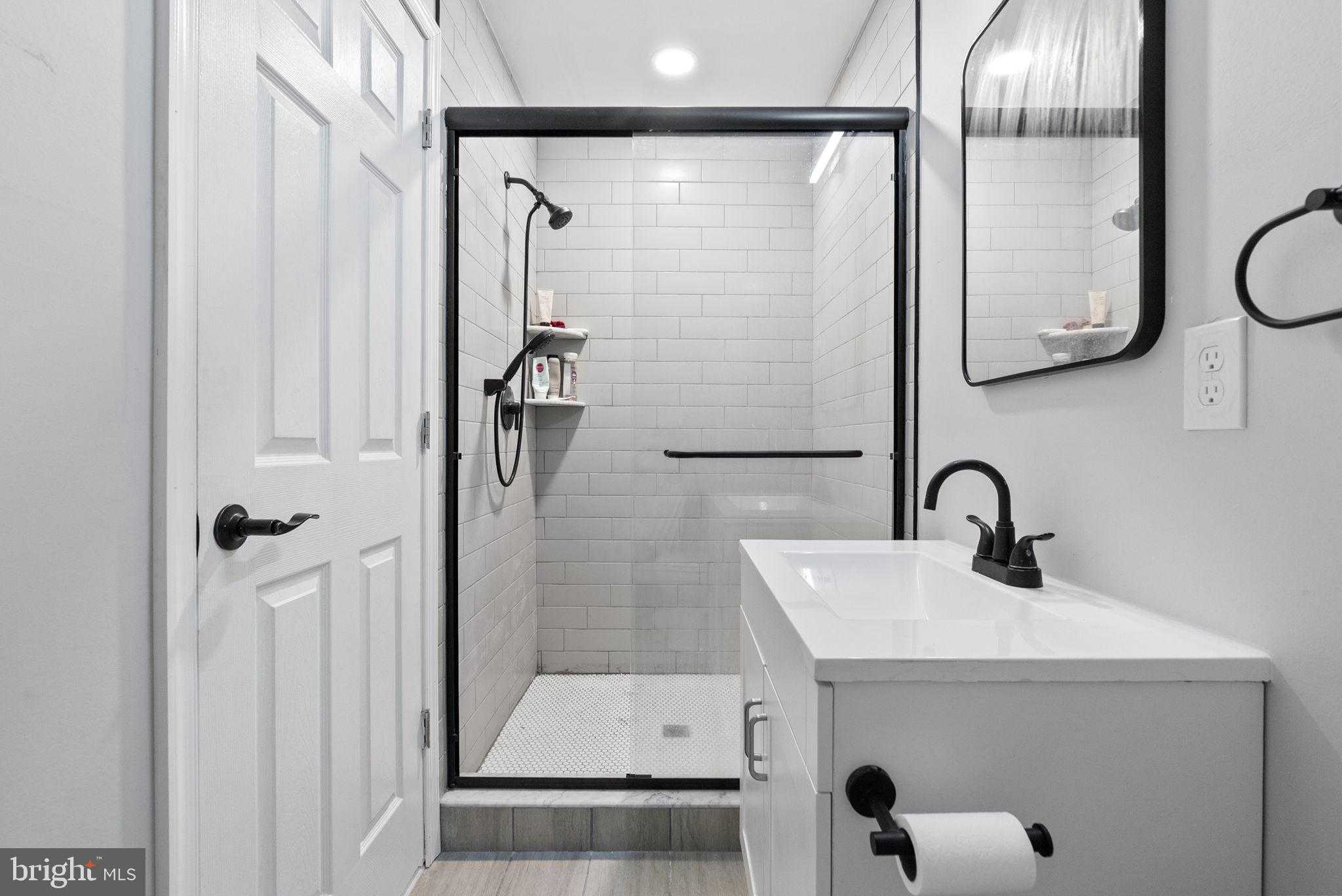 367 Union Aly photo 14