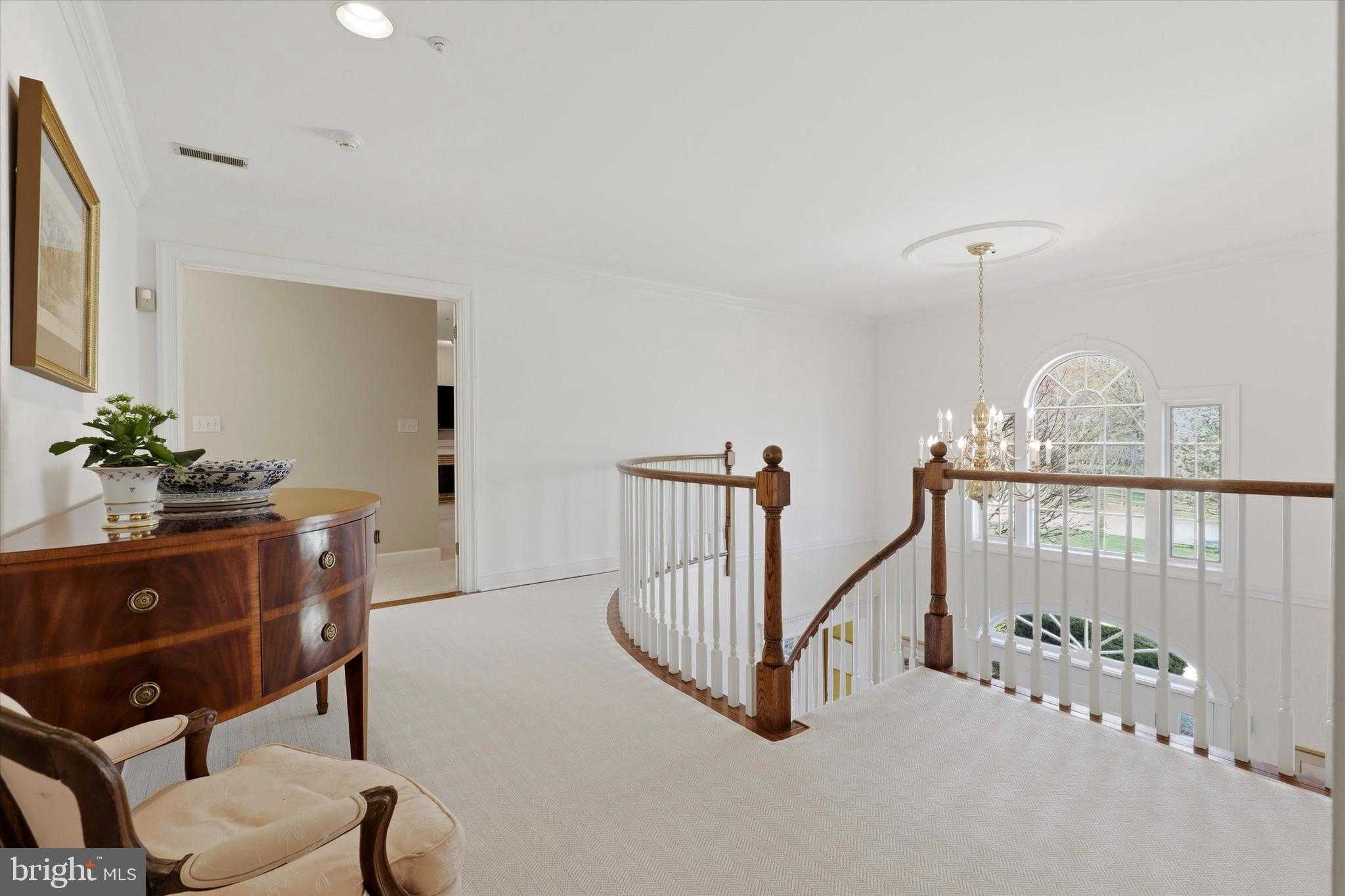 608 Creek Ln photo 21