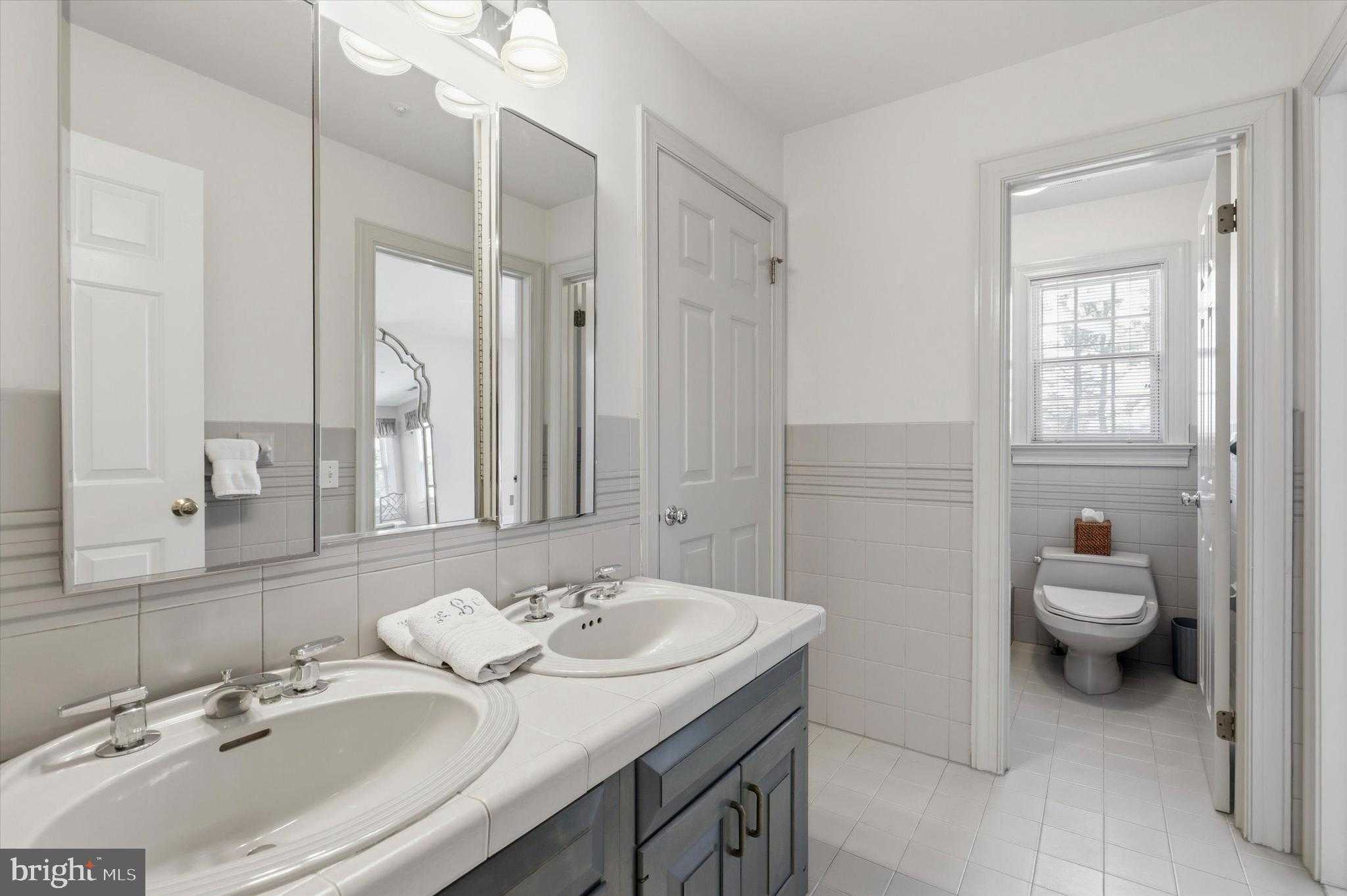 608 Creek Ln photo 33