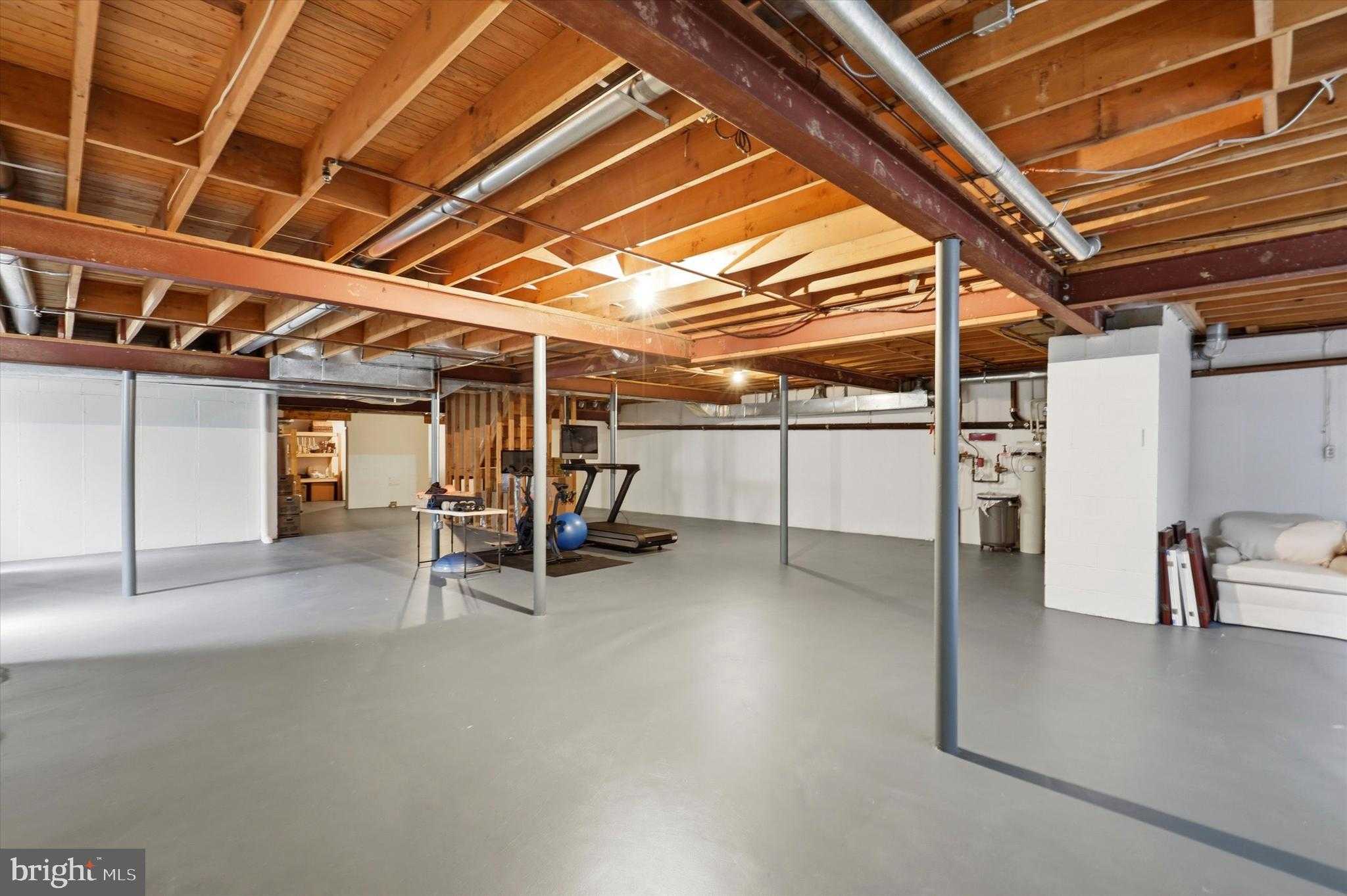 608 Creek Ln photo 40