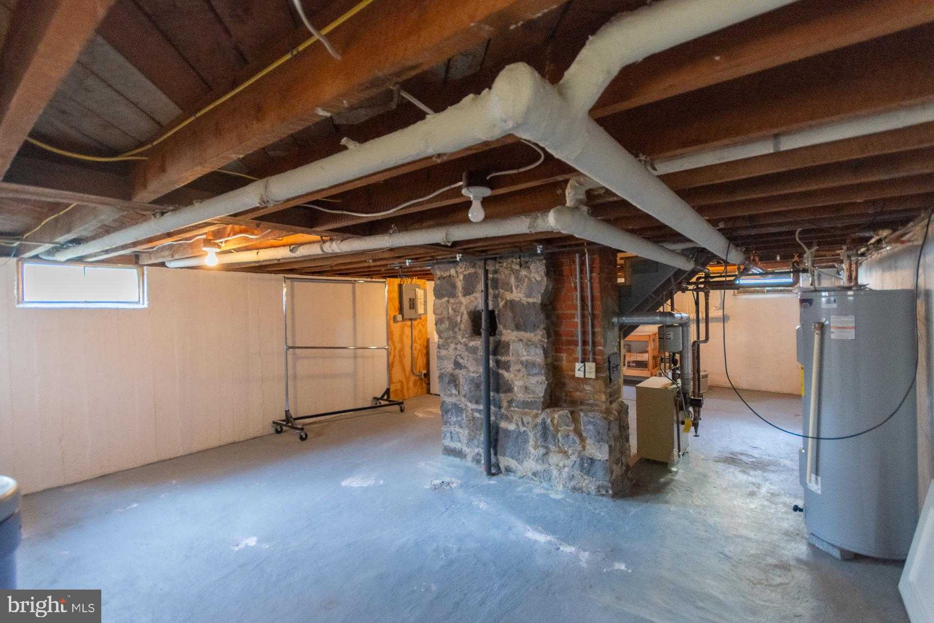 1104 W Race St photo 52